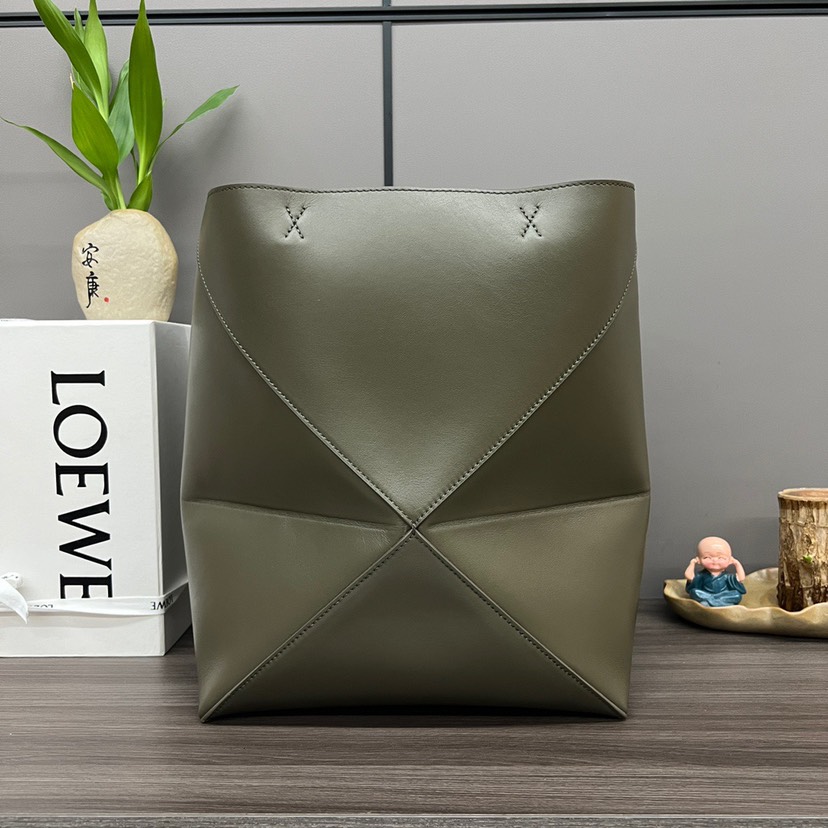Loewe Puzzle Fold Tote in shiny calfskin Medium Green(Replica)