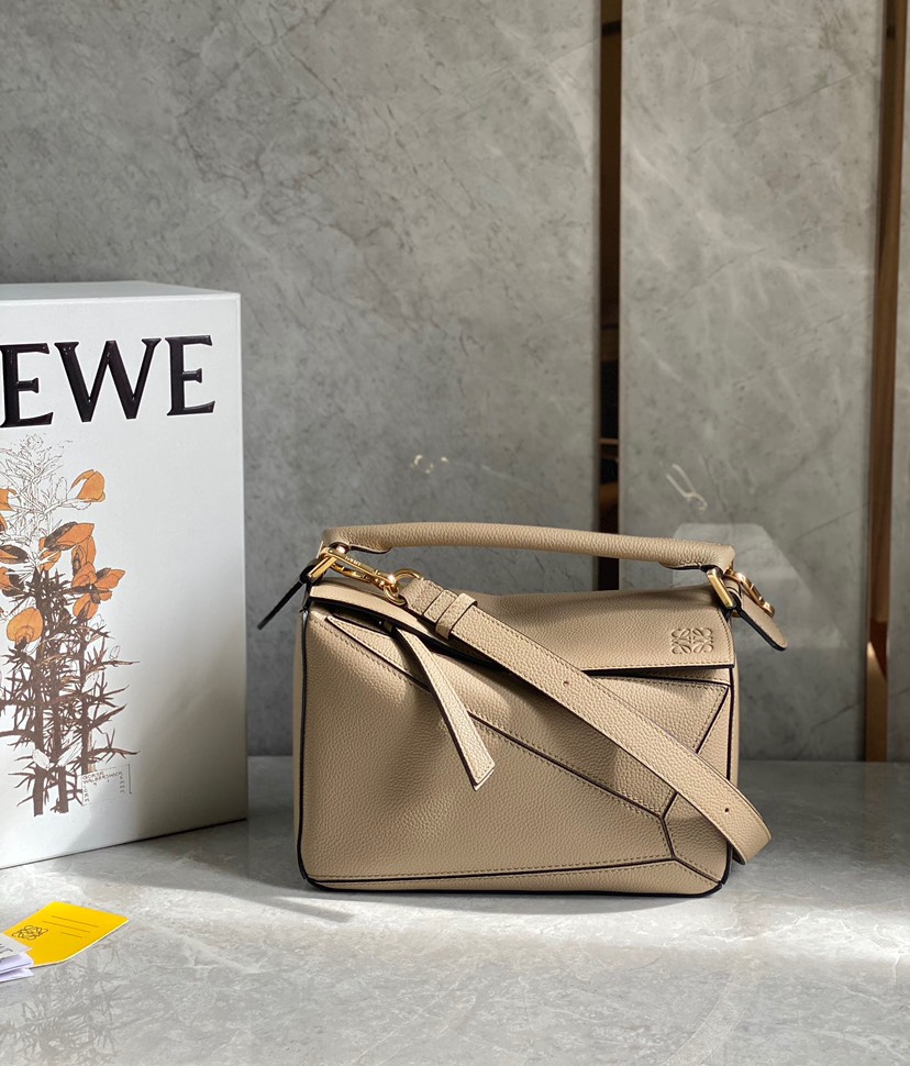 Loewe Small Puzzle Biege(Replica)