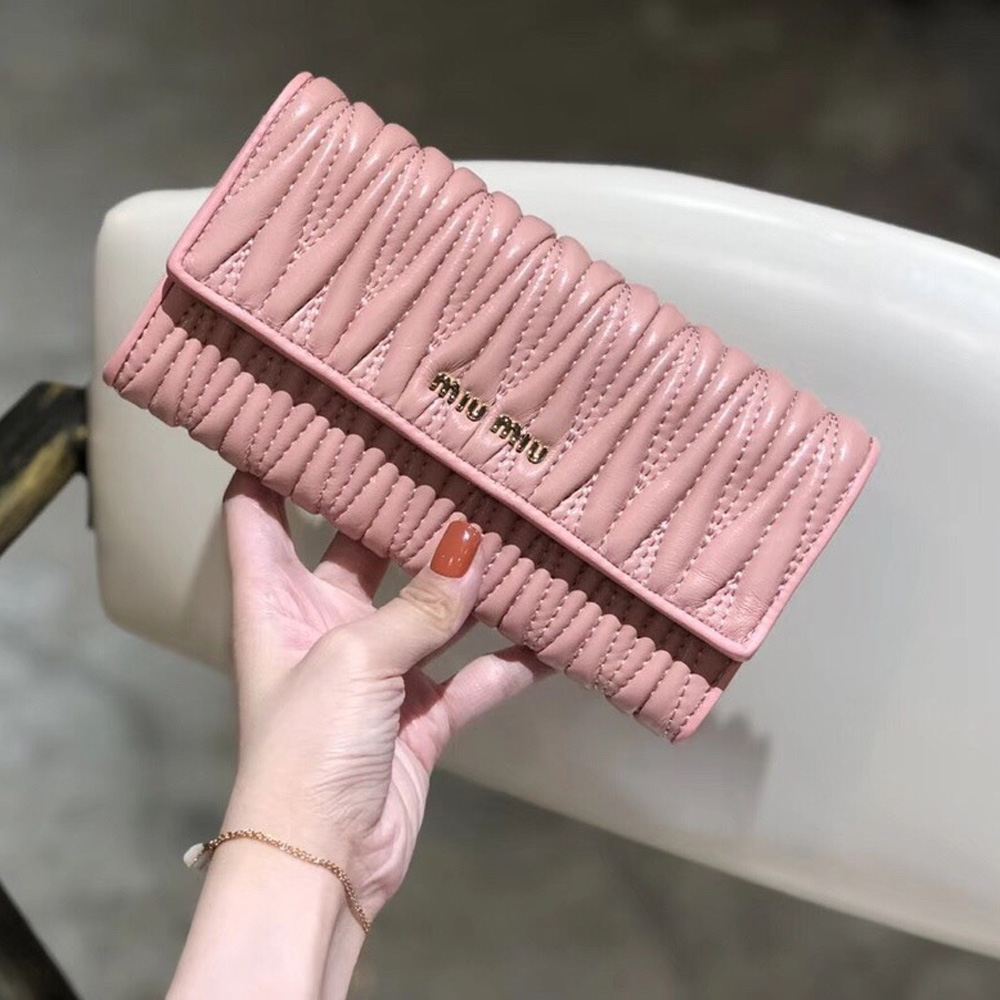 MIU MIU Matelassé Leather Long Wallet(Replica)