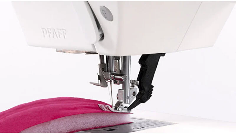 PFAFF Expression 710 Sewing Machine