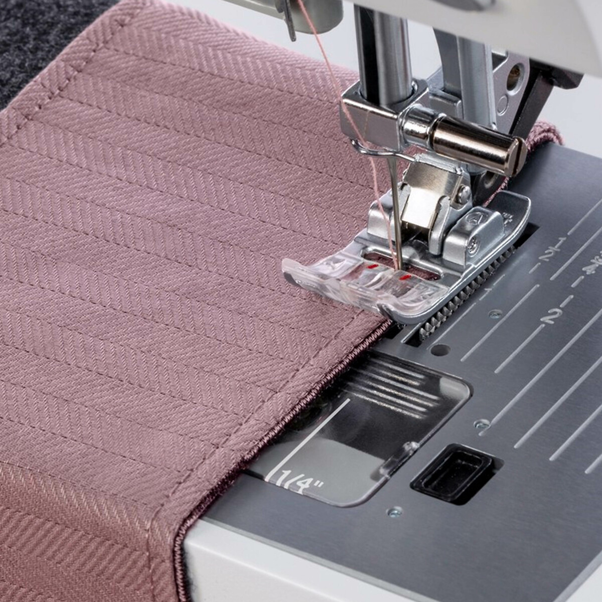 PFAFF Machine à coudre électronique ambition 635