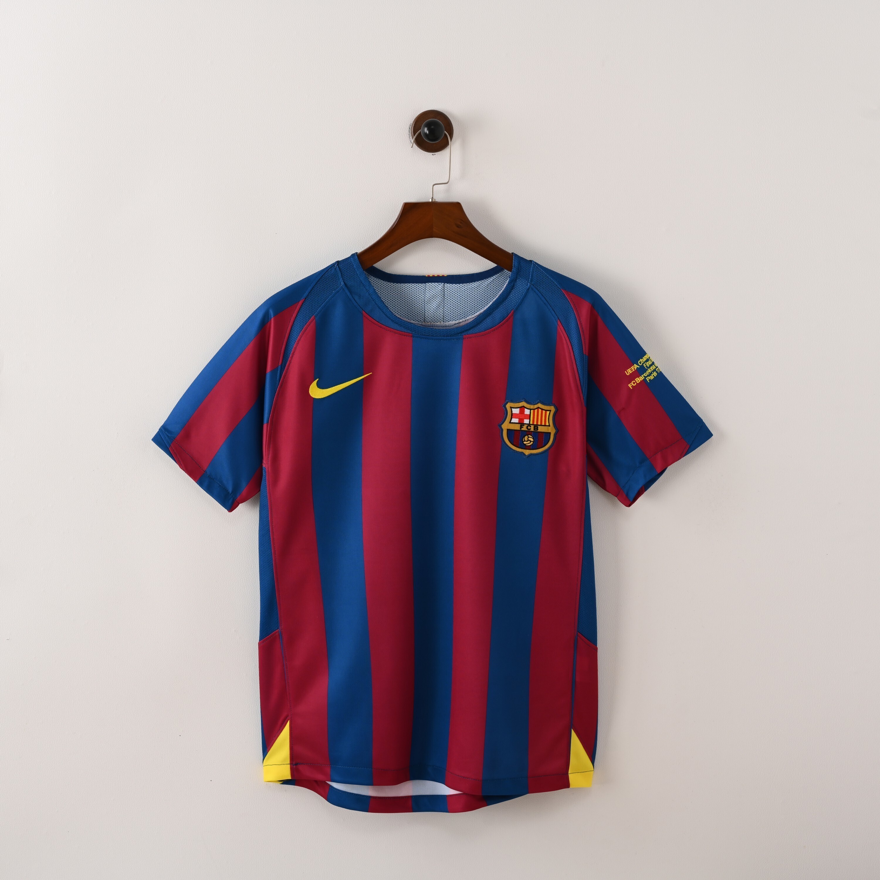 2005-2006 BAR Home UCL Retro Soccer Jersey（带决赛字）