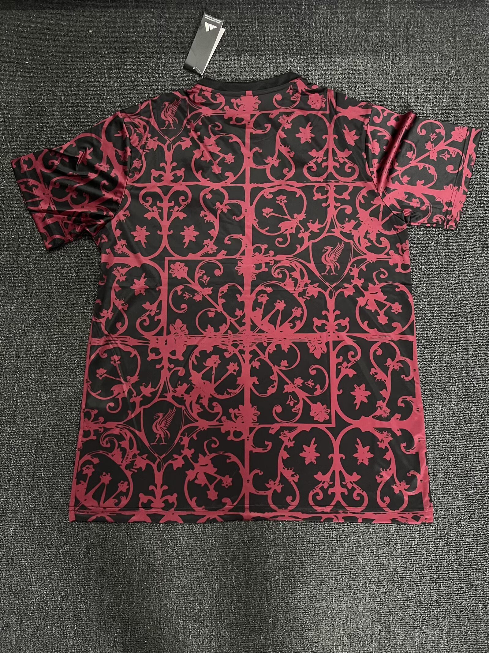 2025-26 LIV Red Fans Training shirts