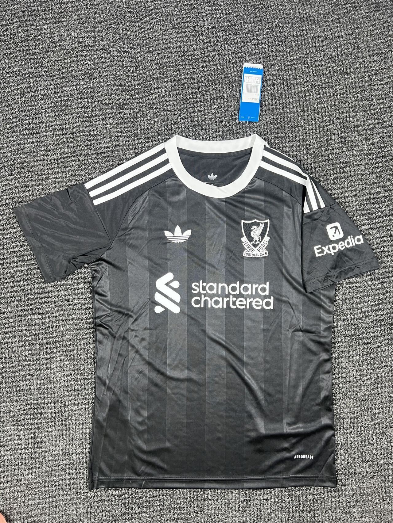 25-26 LIV Black Goalkeeper Soccer Jersey