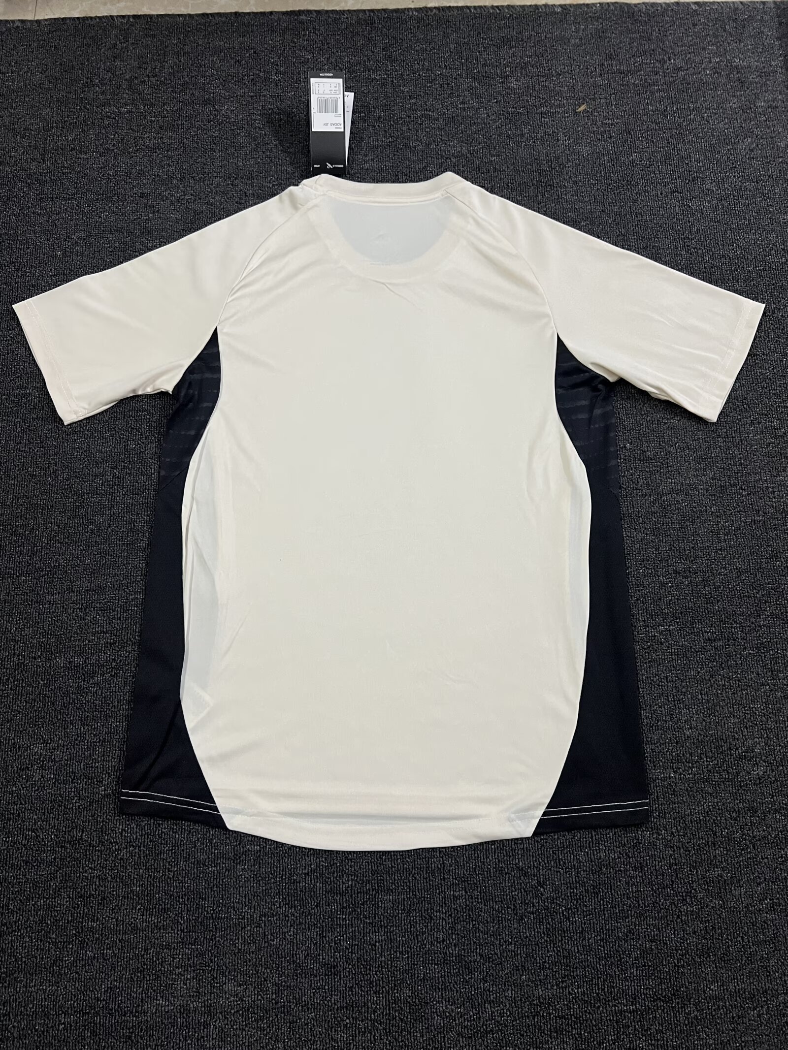 2025-26 LIV Beige Fans Training shirts