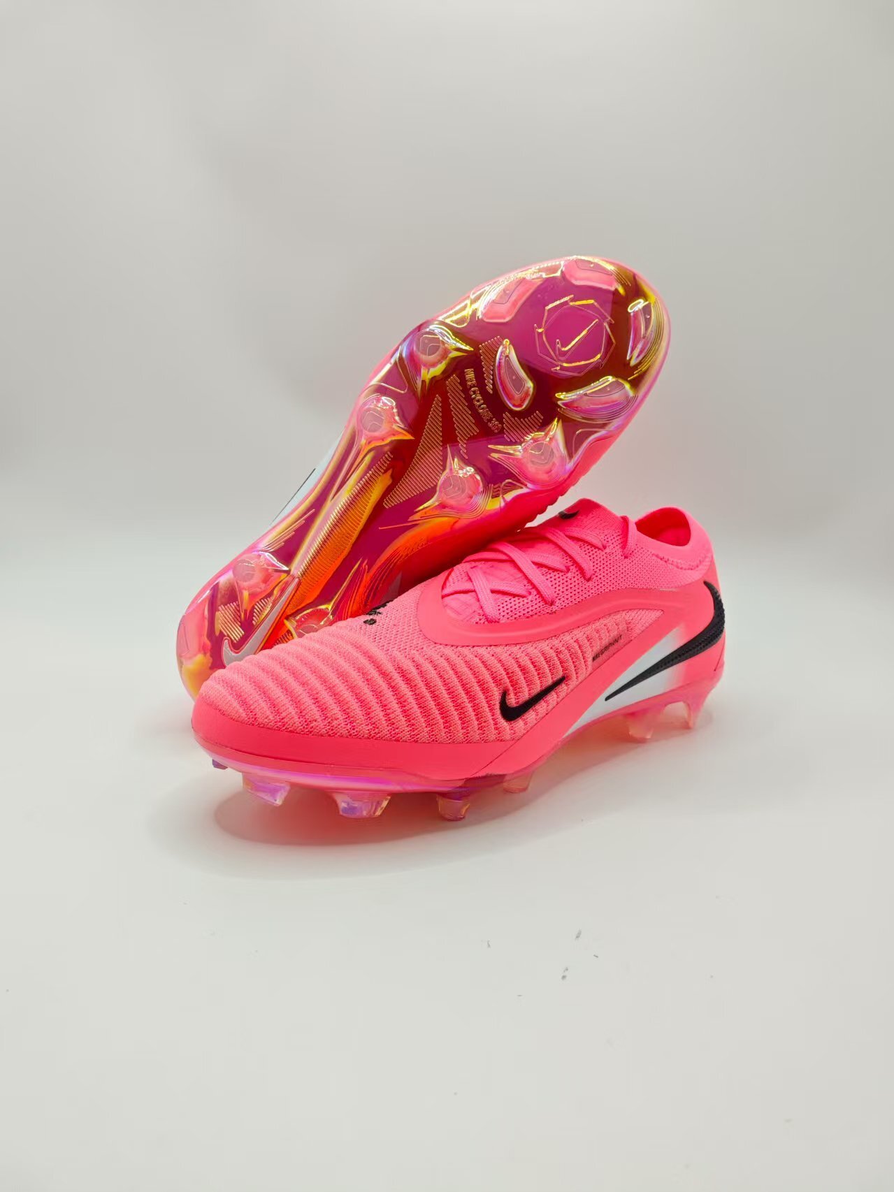 Nike Phantom GX III Low-Top Double-Layer Waterproof Fish Thread Full Knit FG Soccer Cleats