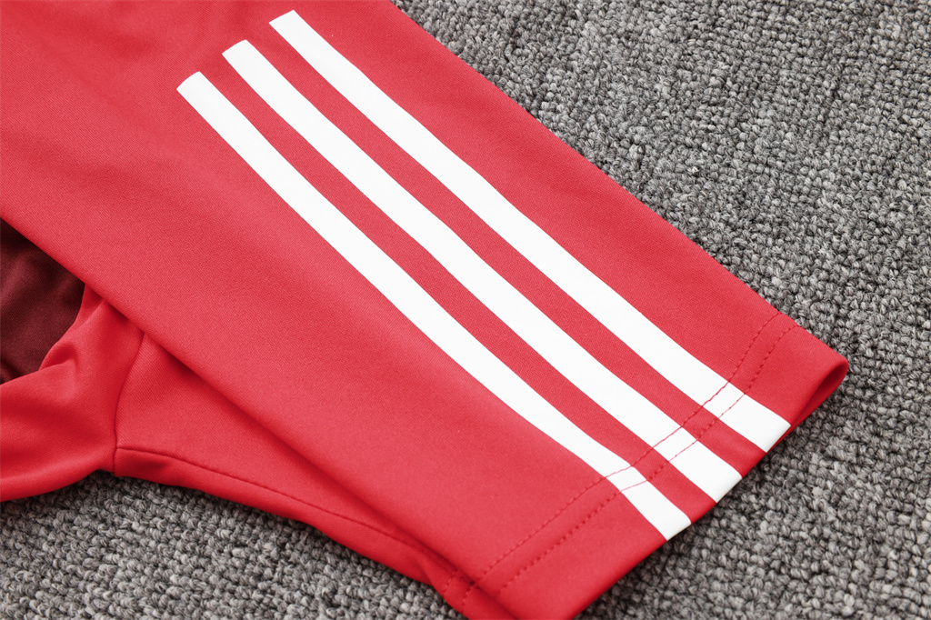 Internacional Training Short sleeve Suit 24/25