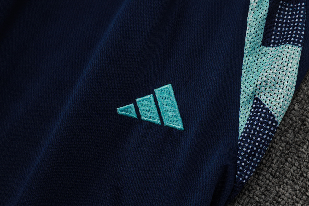 Manchester United Training Pants 24/25