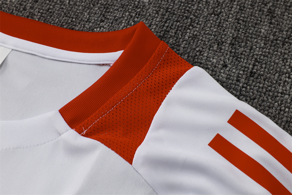 Internacional  Training Short sleeve Jersey 24/25