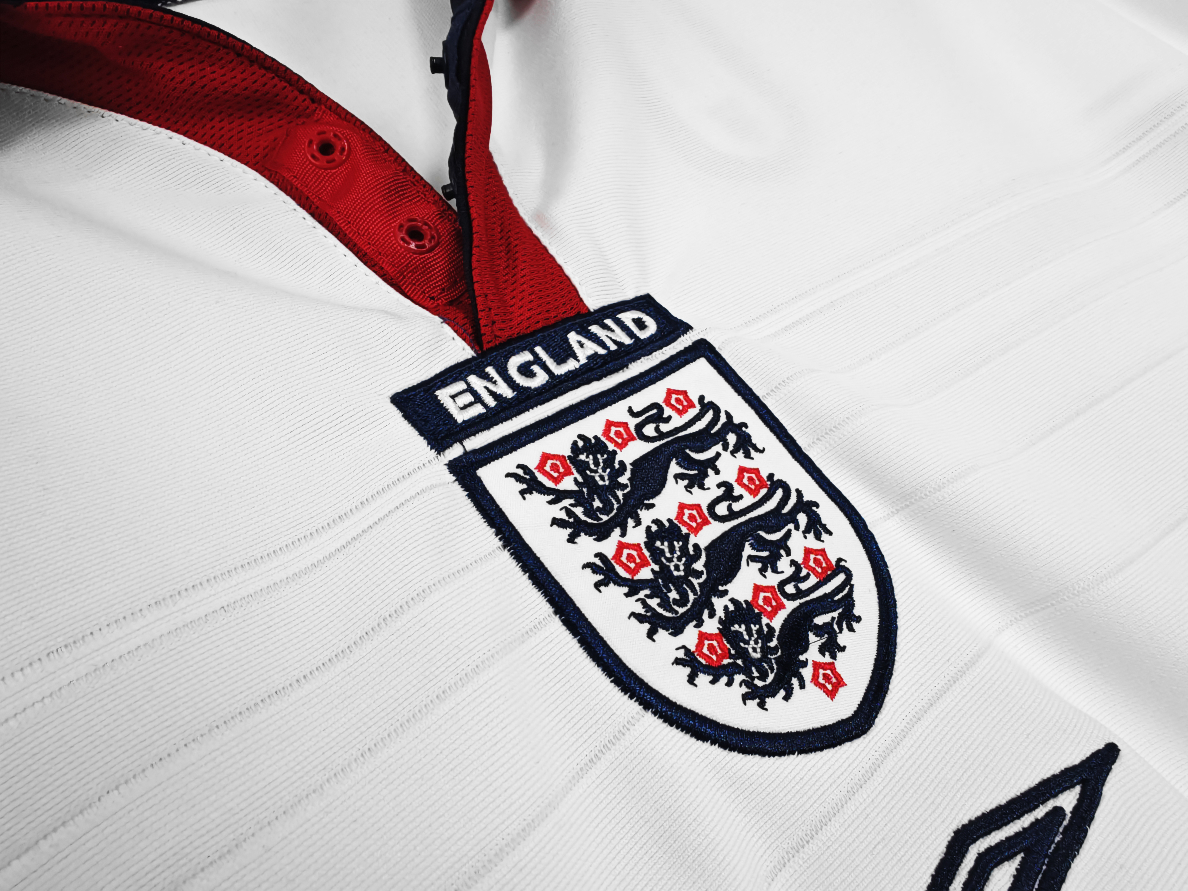 England Home Retro Jersey 2004/05