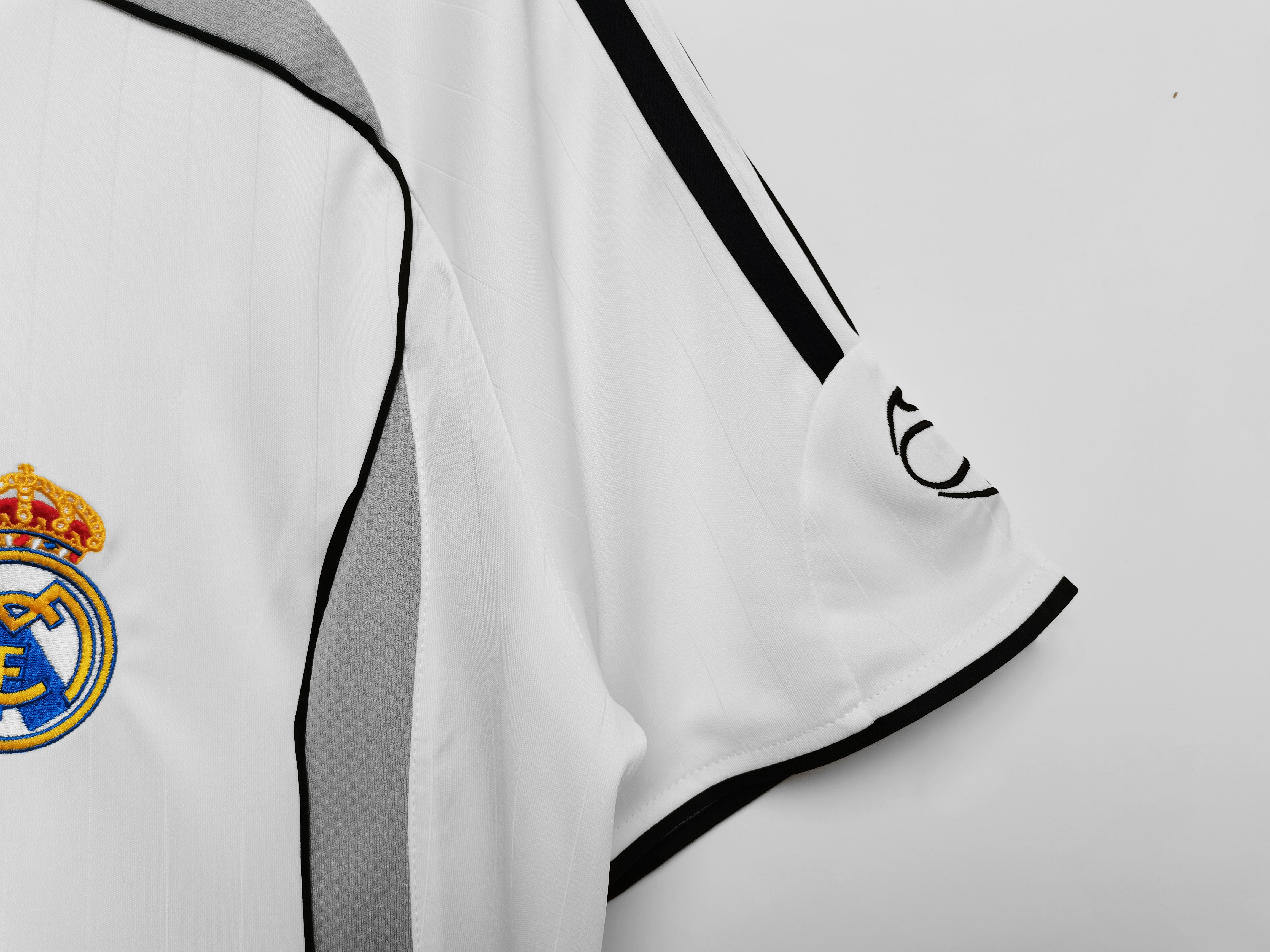 Real Madrid Home Retro Jersey 2006/07