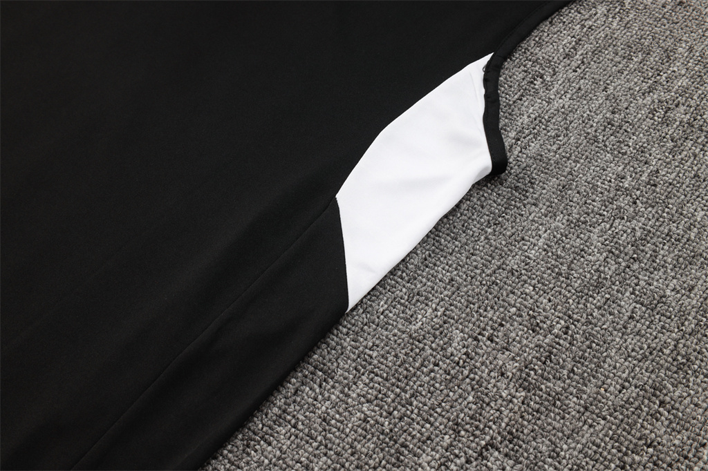 Liverpool Training Jersey 25/26