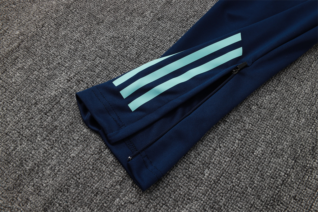 Manchester United Training Pants 24/25