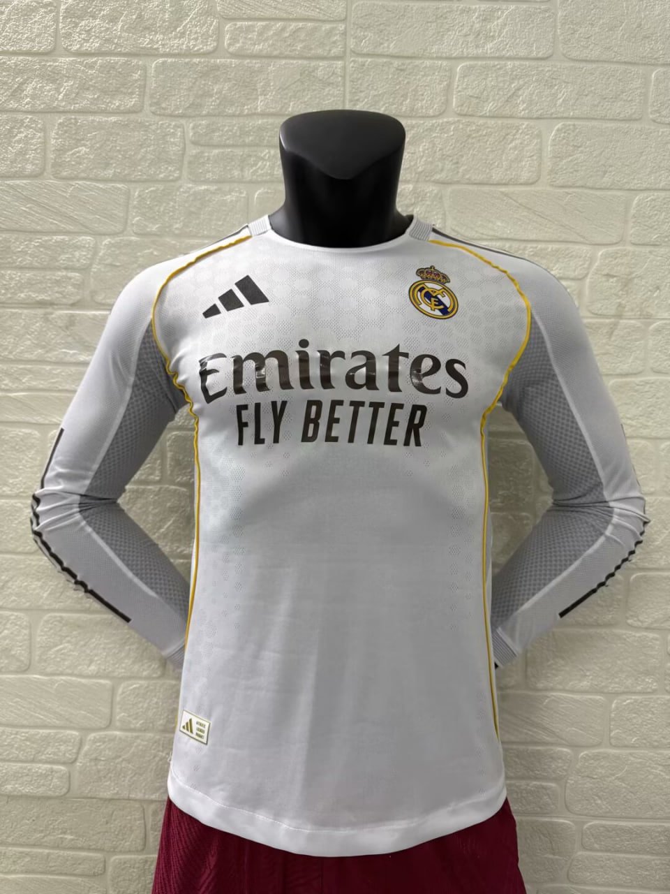 Real Madrid Home Modrić Limited Edition Player Version Long Sleeve Man Jersey 25/26