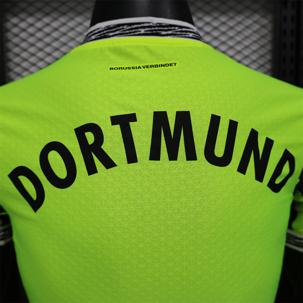 Borussia Dortmund Neon Special Men Player Jersey 24/25