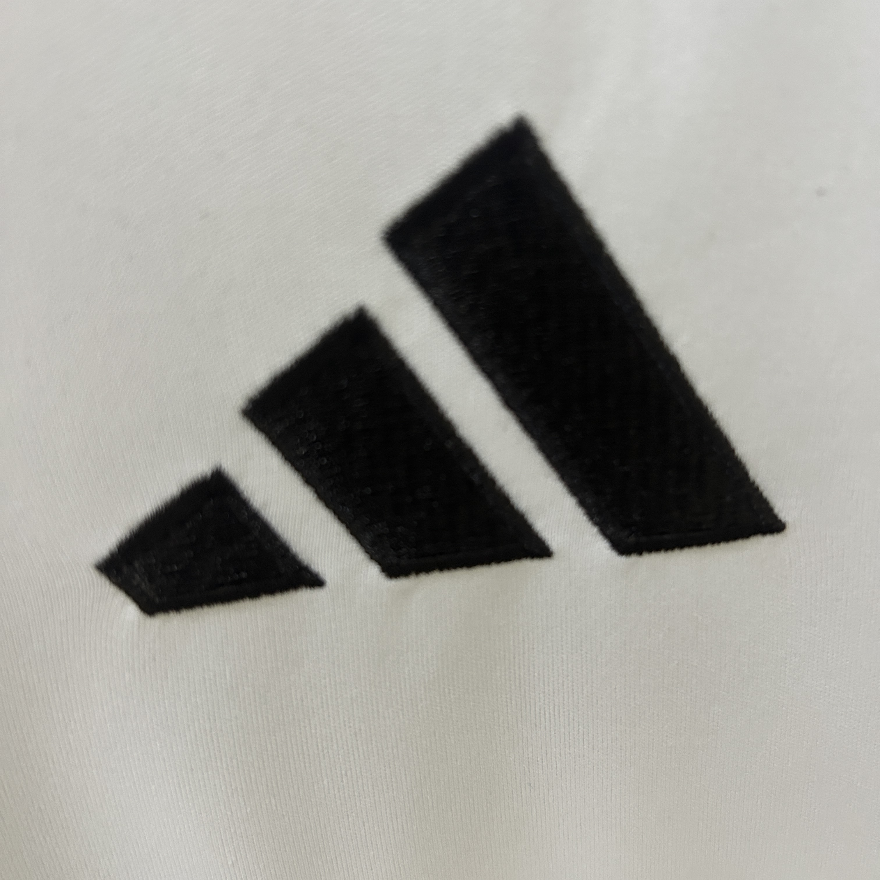 Real Madrid Home Modrić Limited Edition Man Jersey 25/26