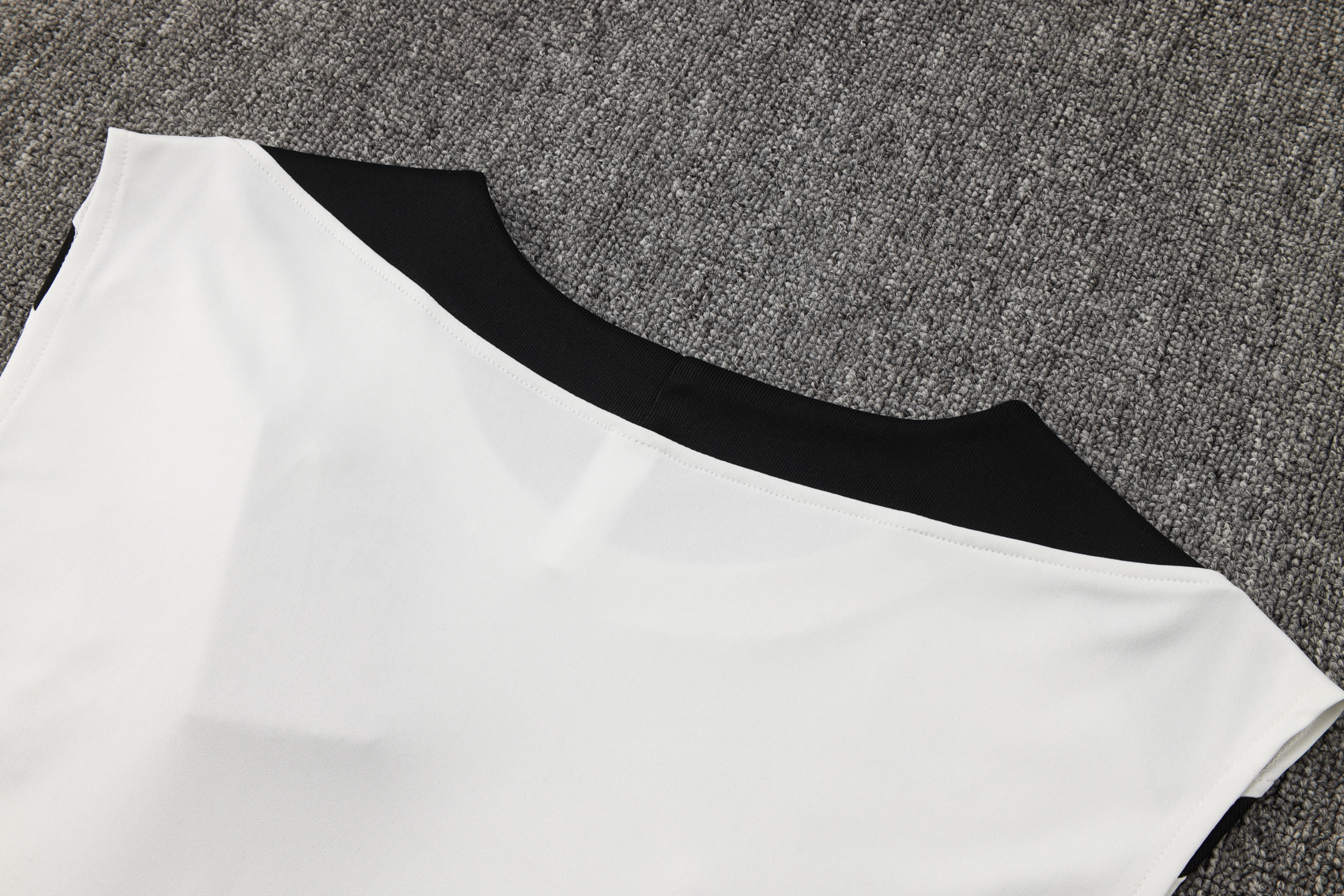 Liverpool Training Jersey 24/25