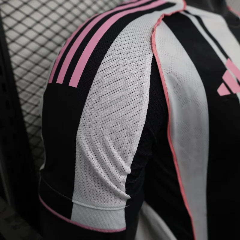 Juventus Home Football jersey( Player Version) 2025/2026  Size : S-2XL