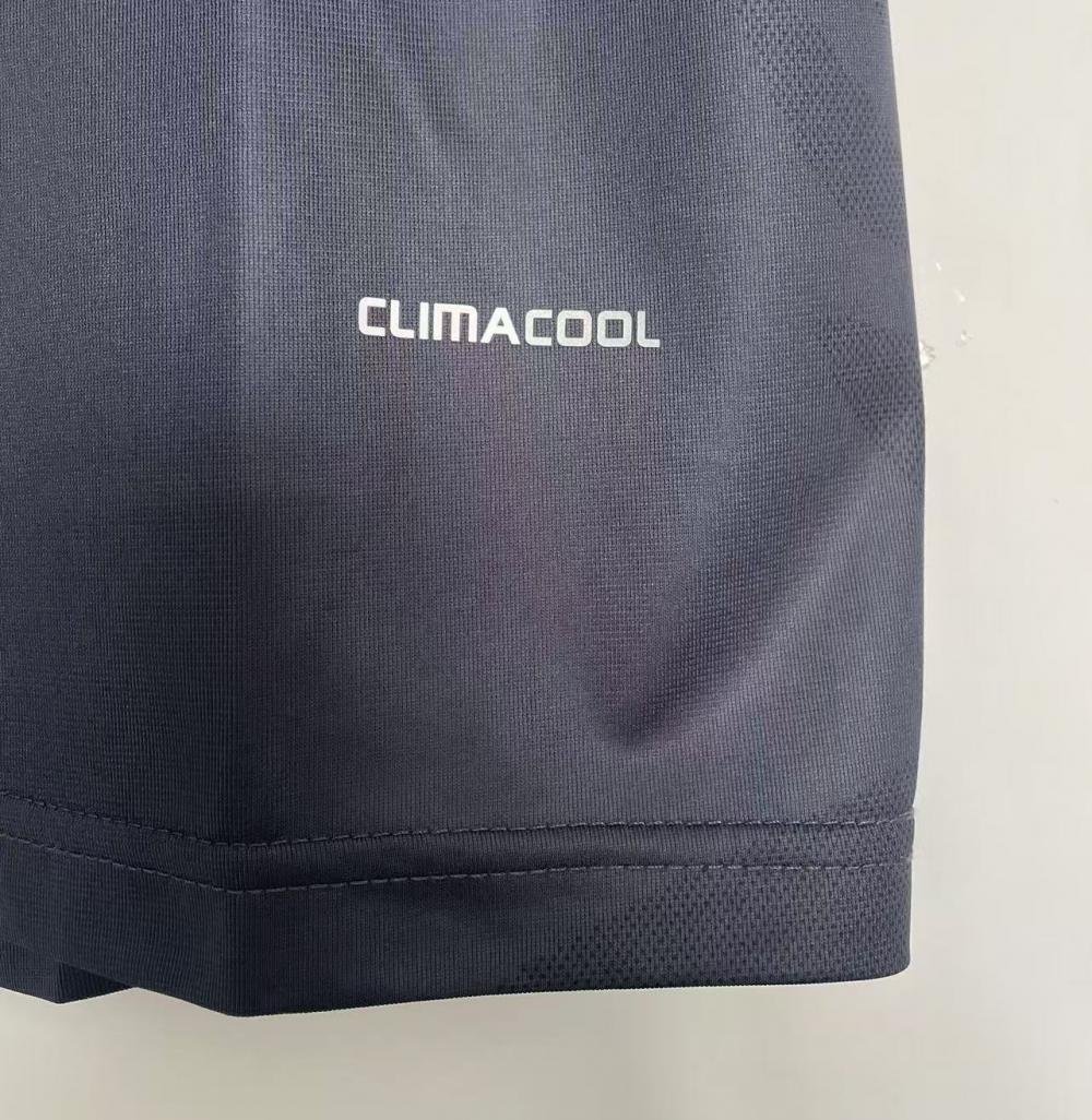 Retro Liverpool Away Football Jersey 2009/2010