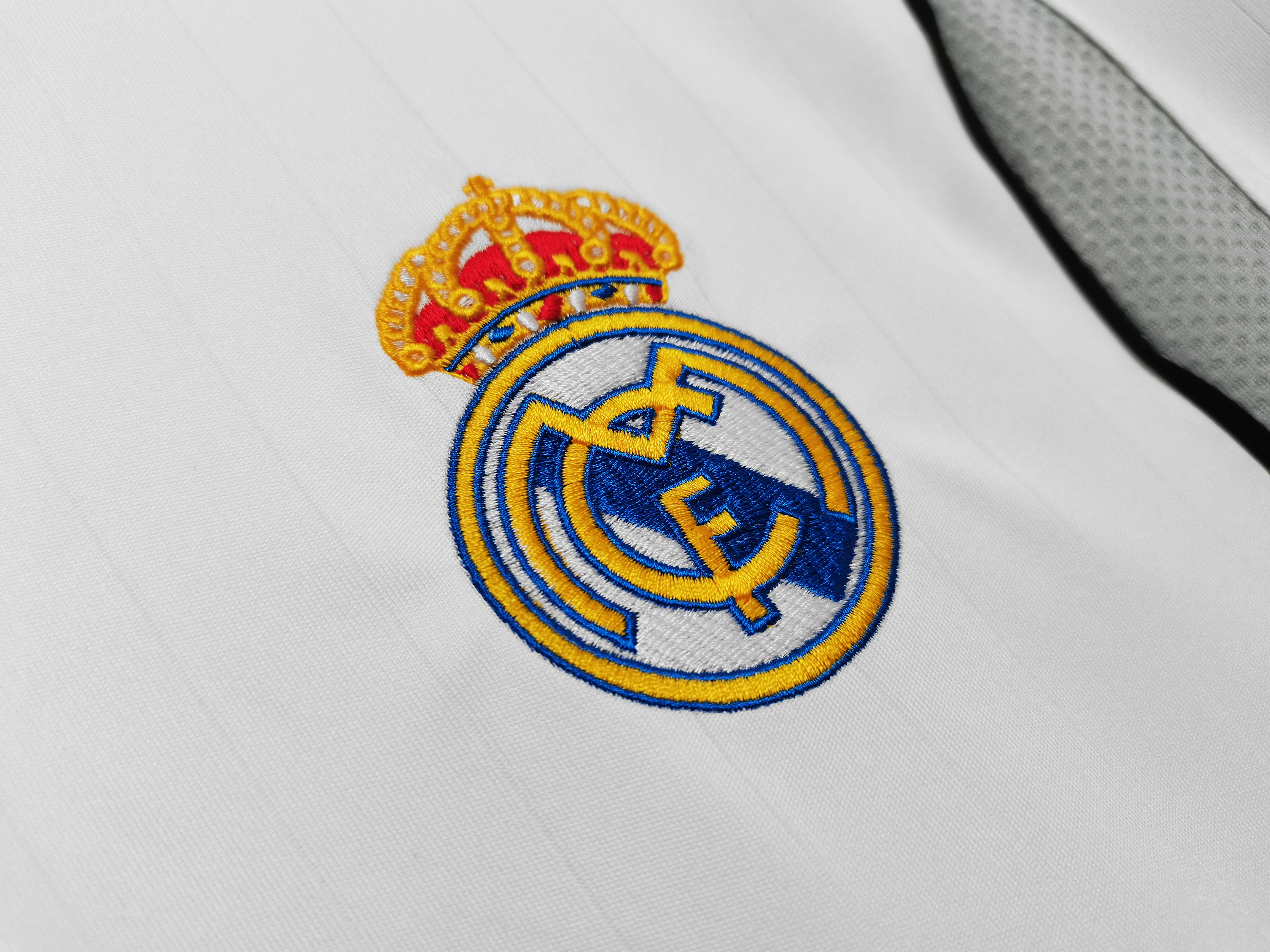 Real Madrid Home Retro Jersey 2006/07