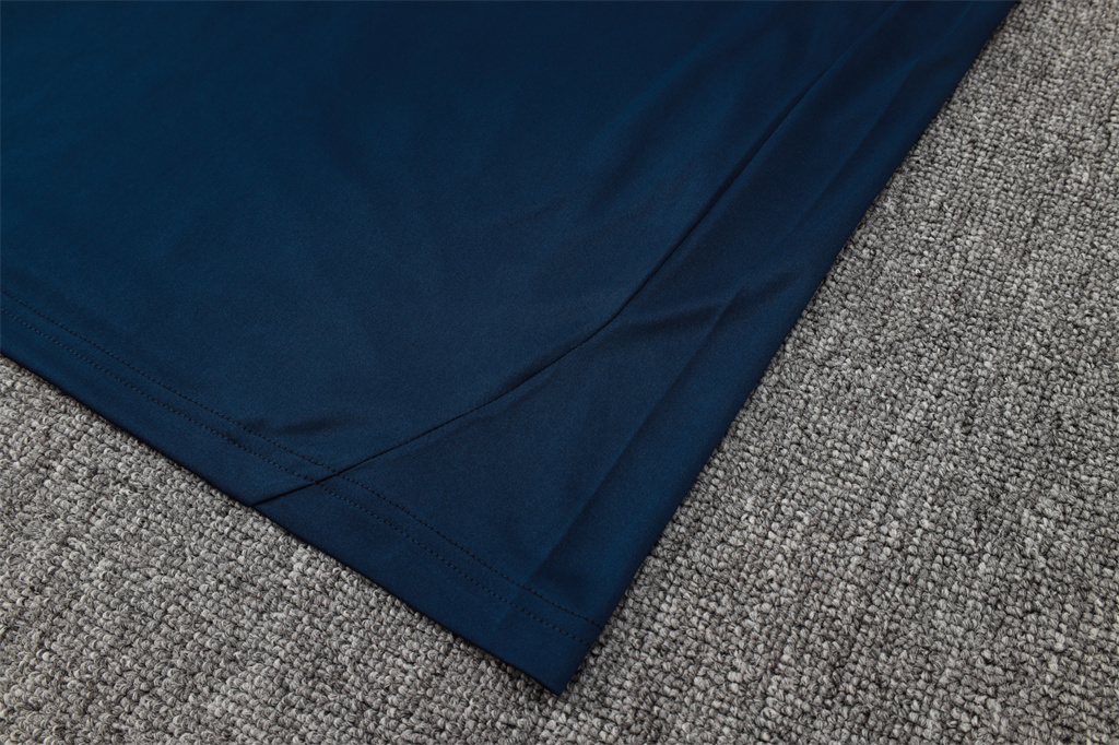 Juventus Training Jersey 24/25