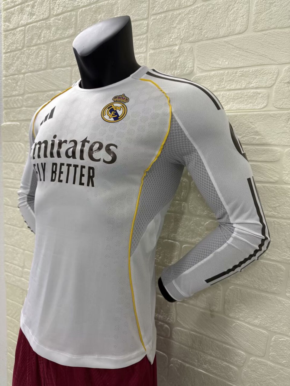Real Madrid Home Modrić Limited Edition Player Version Long Sleeve Man Jersey 25/26