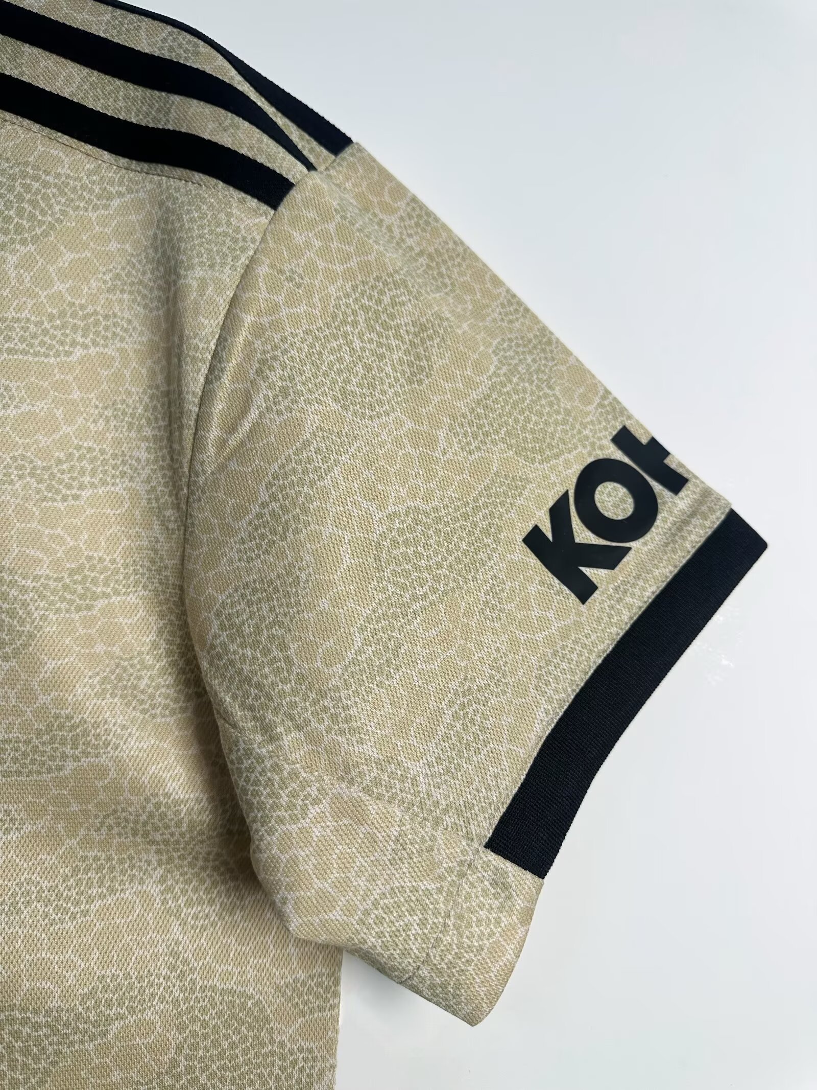 Manchester United Away Retro Jersey 2019/20