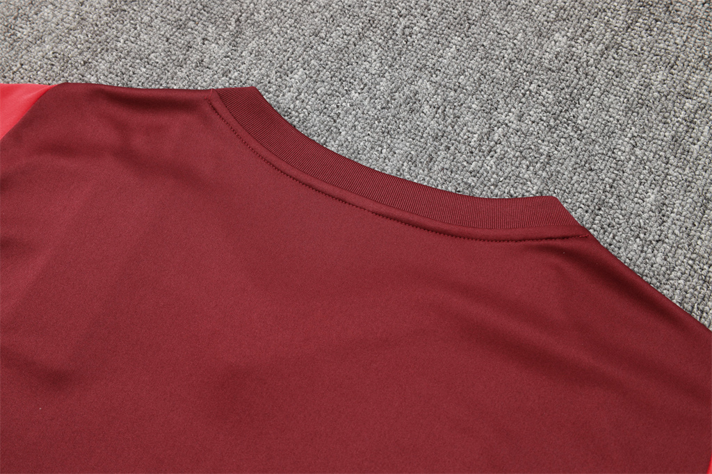 Internacional Training Short sleeve Suit 24/25