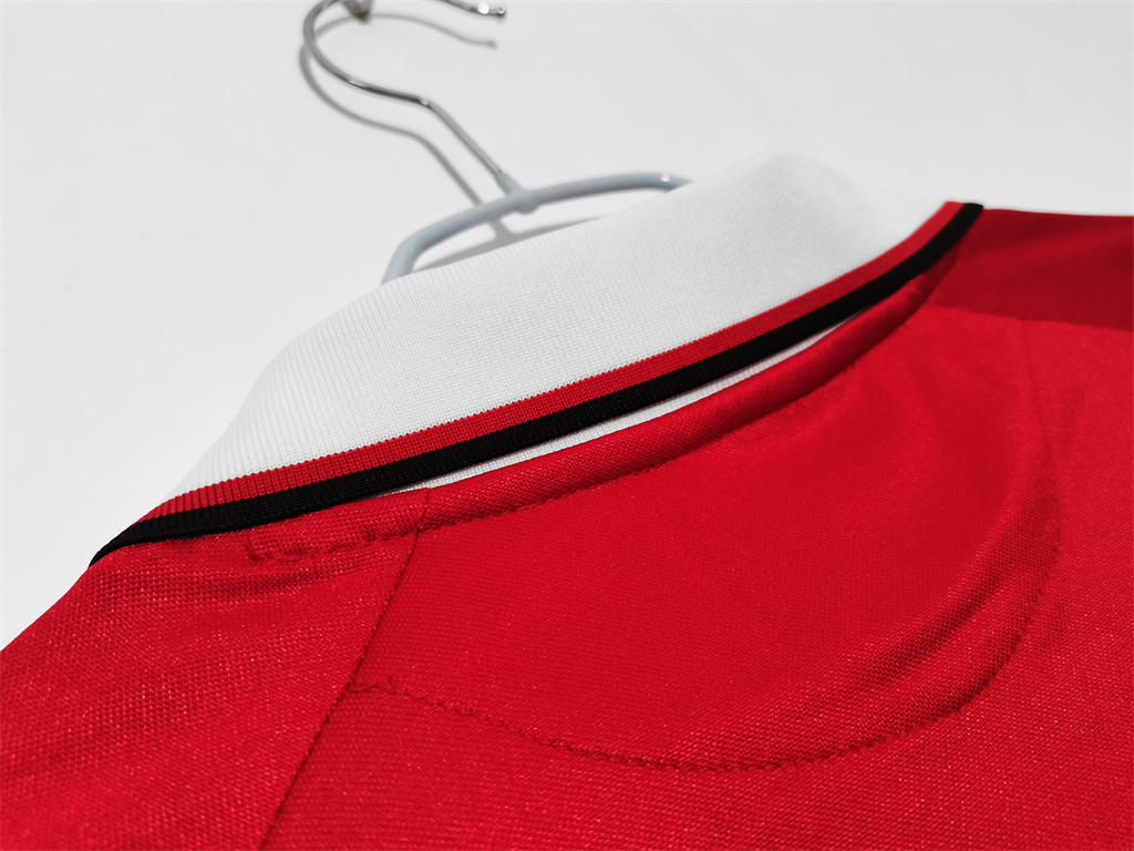 Manchester United Home Long Sleeve Retro Jersey 1999/00