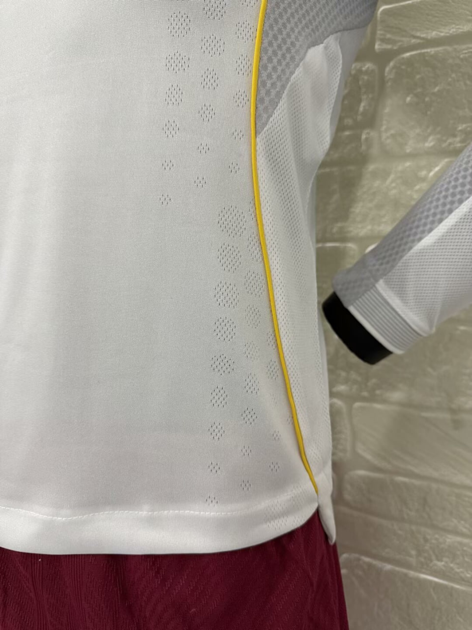 Real Madrid Home Modrić Limited Edition Player Version Long Sleeve Man Jersey 25/26