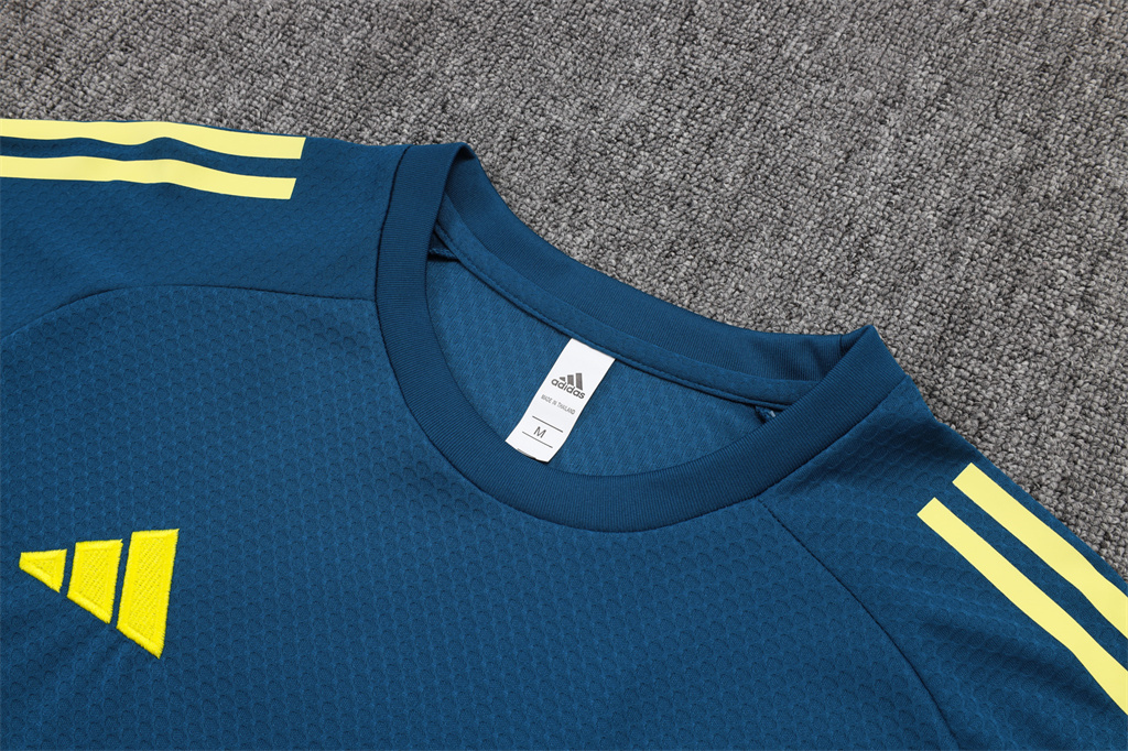 Juventus Training Short Sleeve jersey 25/26