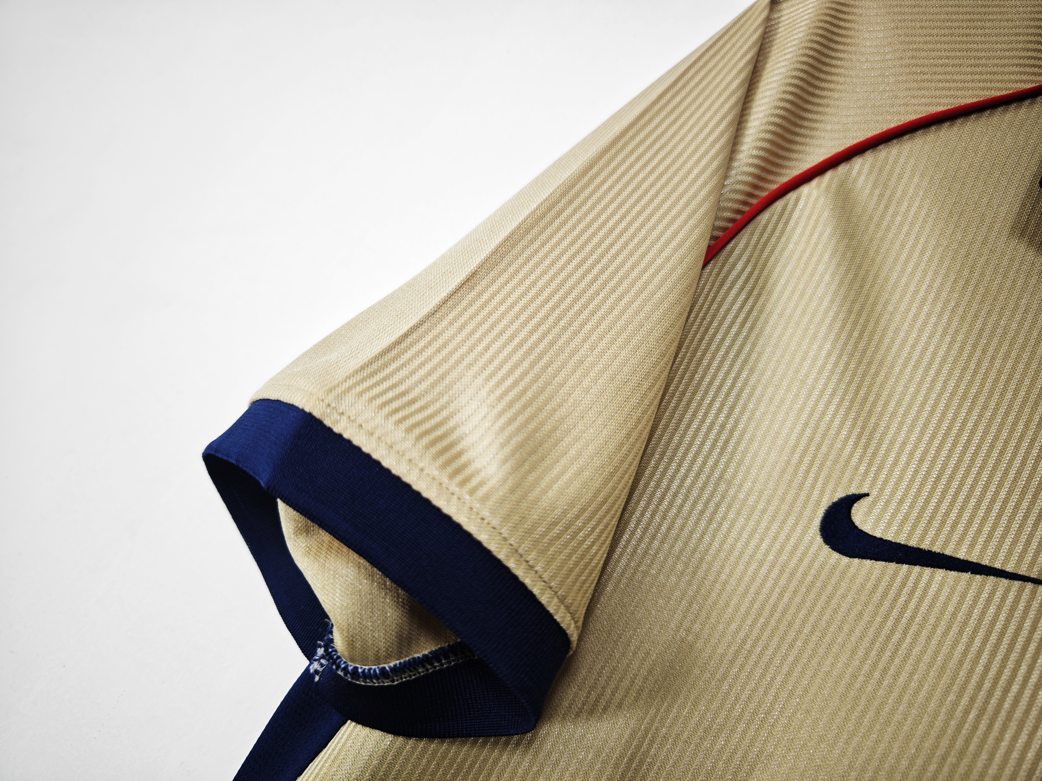 Arsenal Away Retro Jersey 2001/02