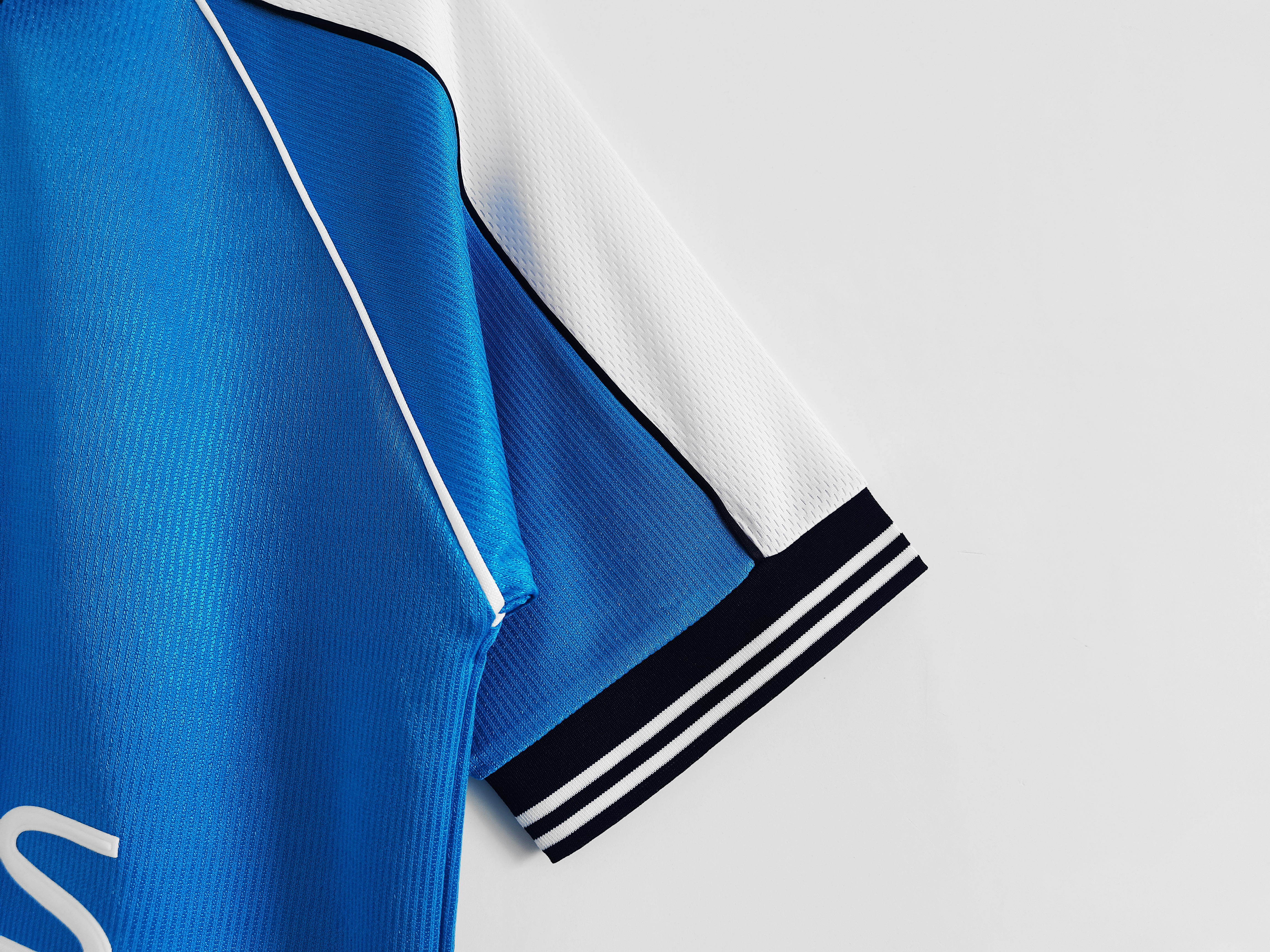 Manchester City Home Retro Jersey 99/01