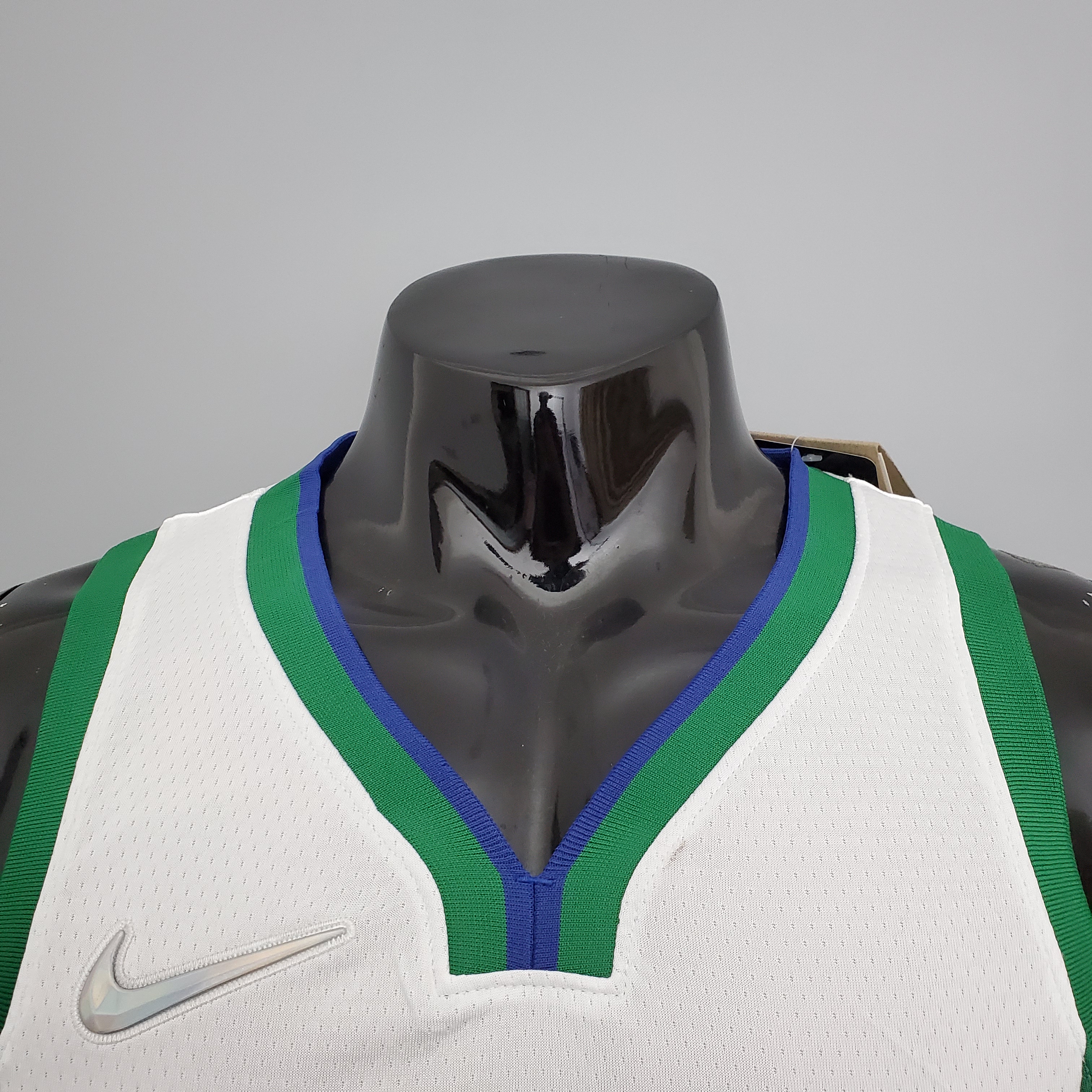Luka Doncic Dallas Mavericks 2022 City Edition Swingman Jersey White and Green