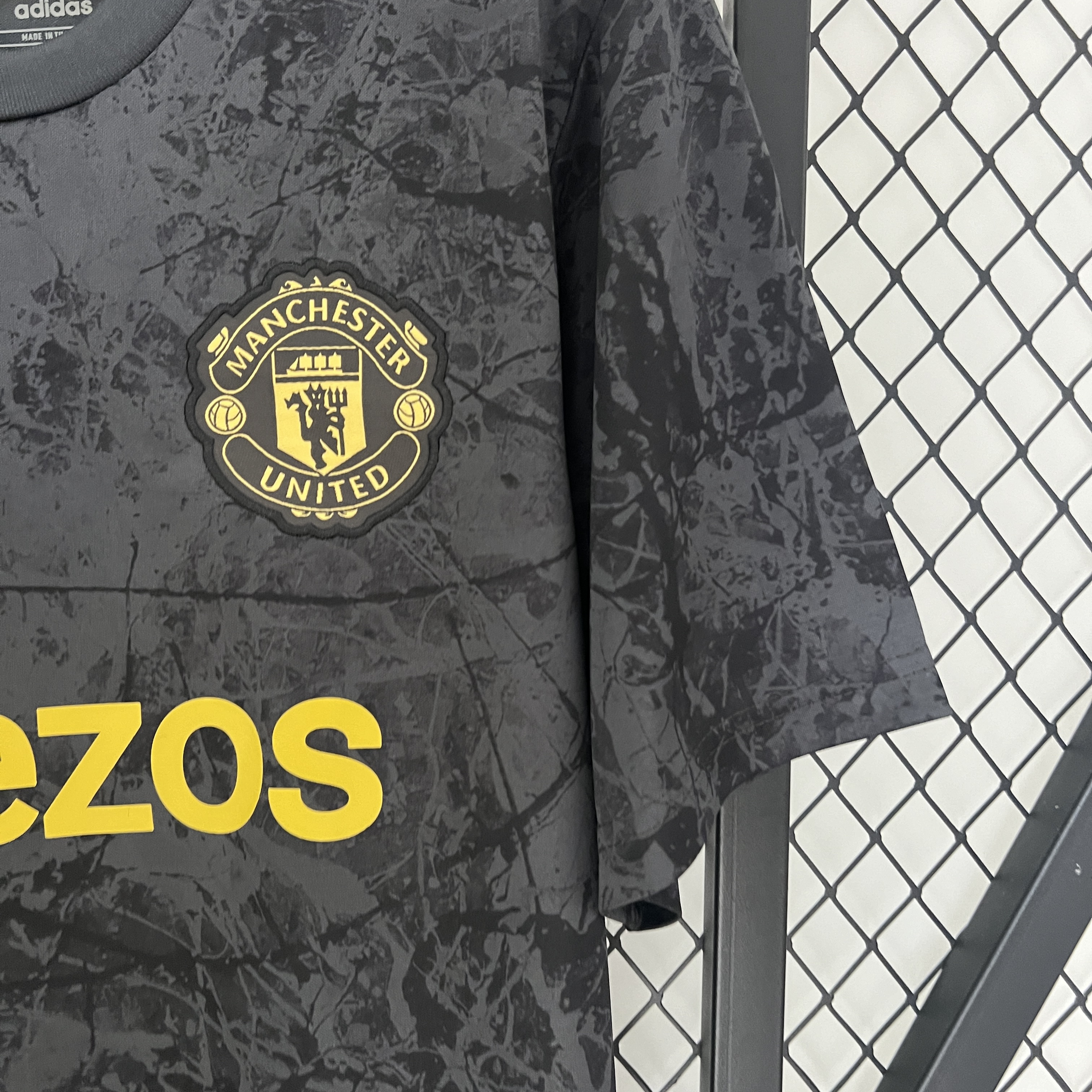 Manchester United Stone Roses Pre-Match Man Jersey 23/24