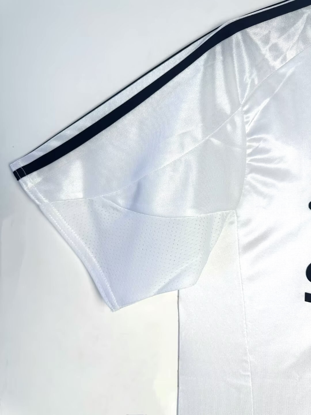 Real Madrid Home Retro Jersey 2004/05