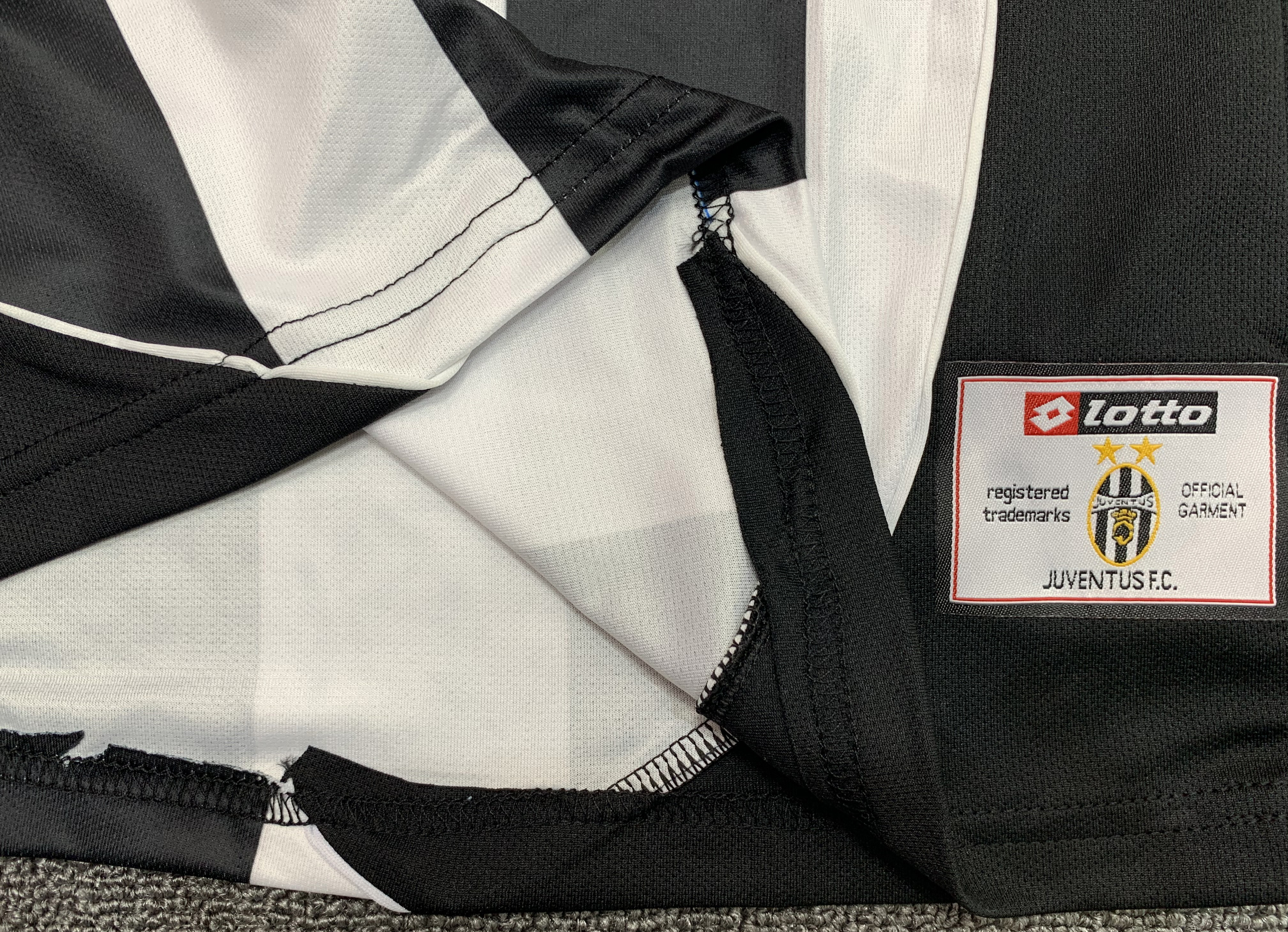 Juventus Home Retro Jersey 2002/03