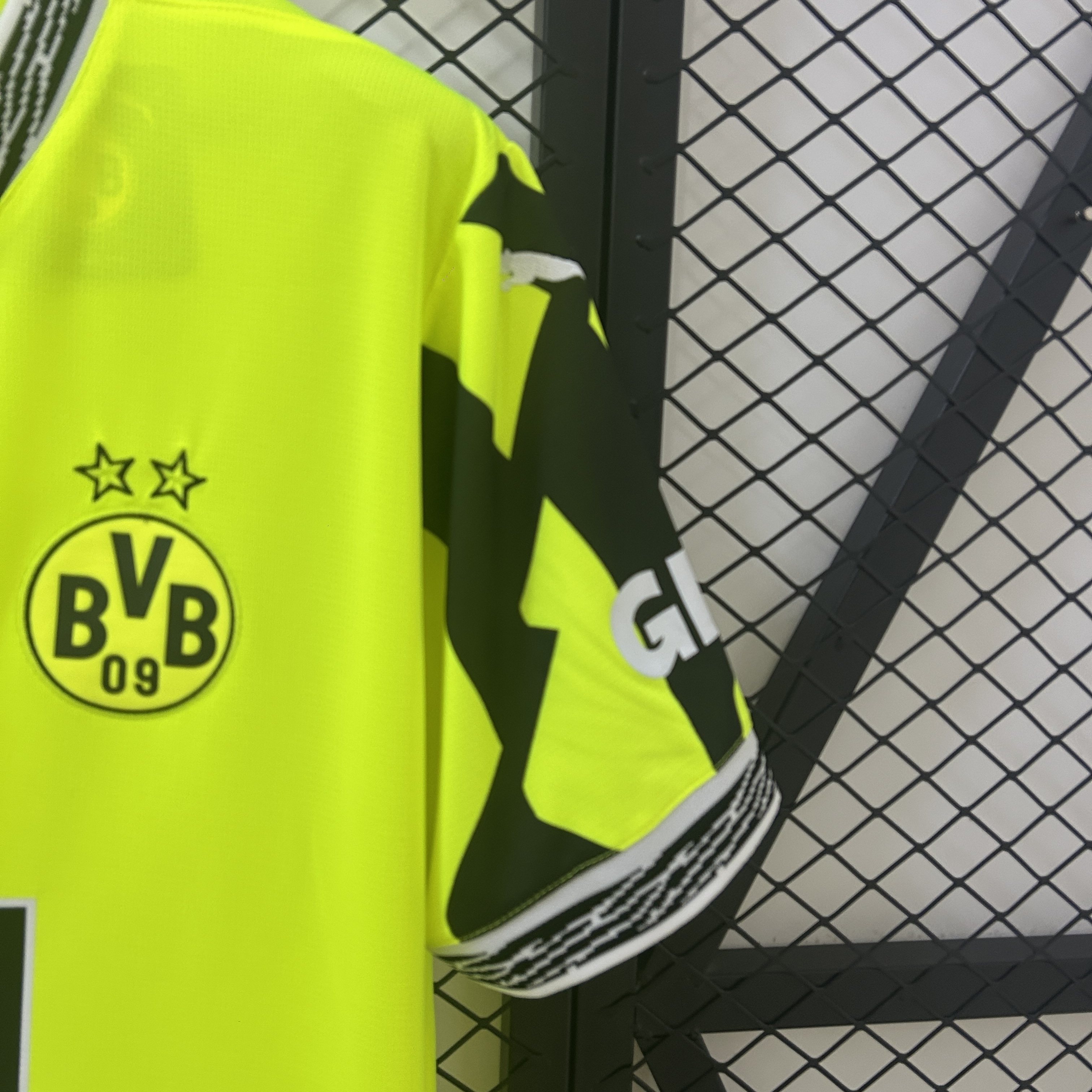 Borussia Dortmund Neon Special Man Jersey 24/25