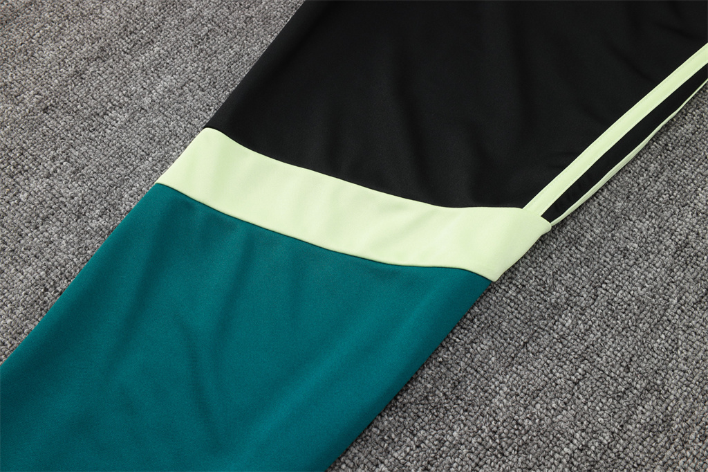 Manchester United Training Pants 24/25