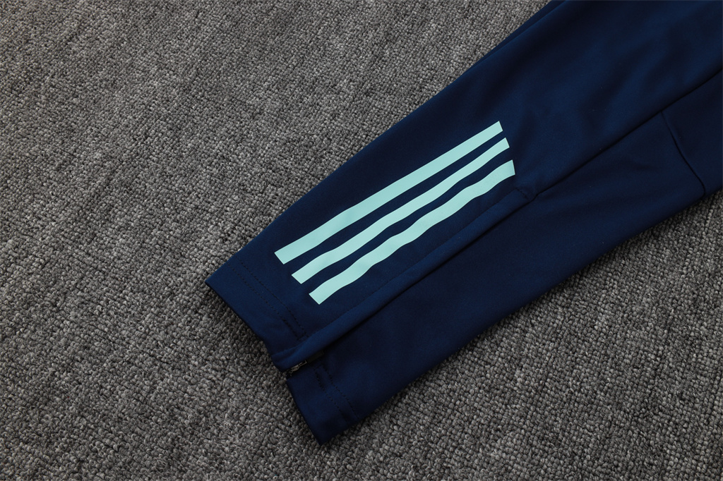 Manchester United Training Pants 24/25