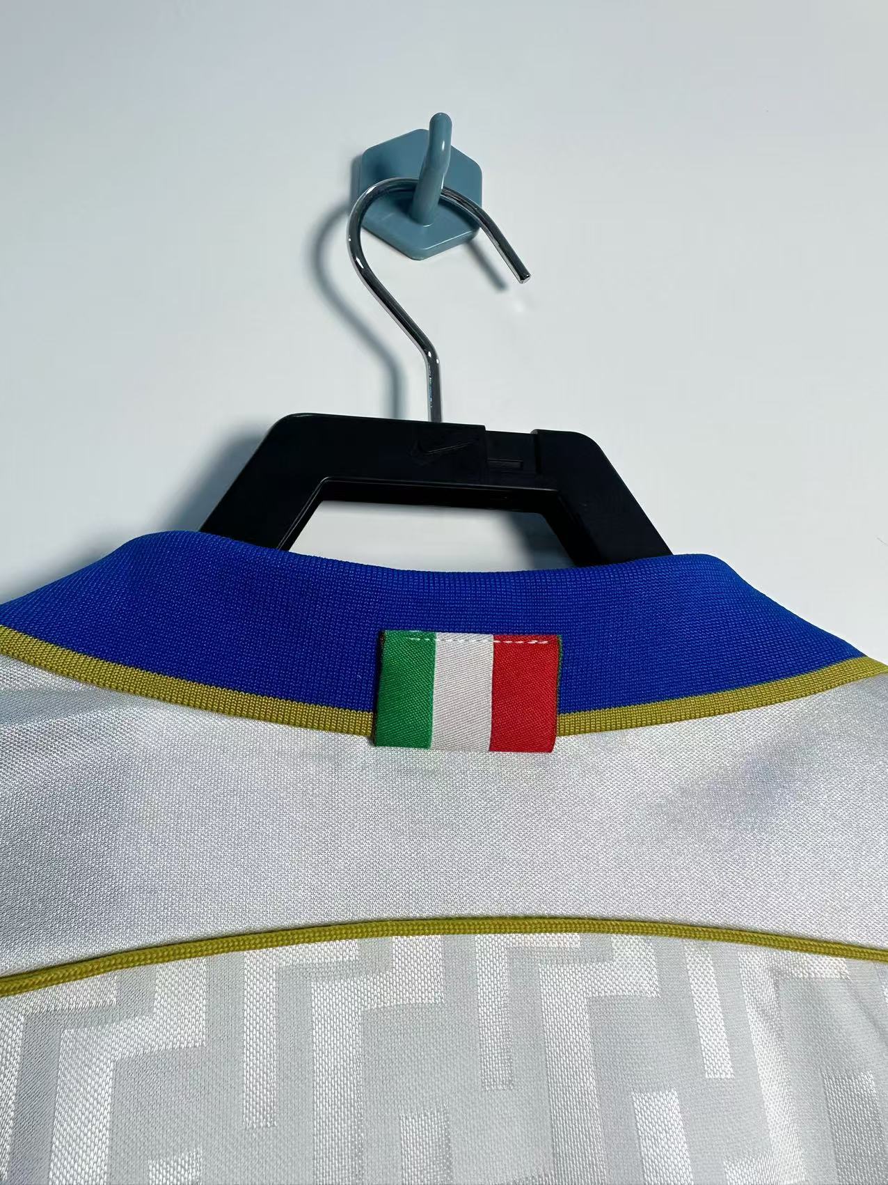 Italy Retro Away Jersey 1995