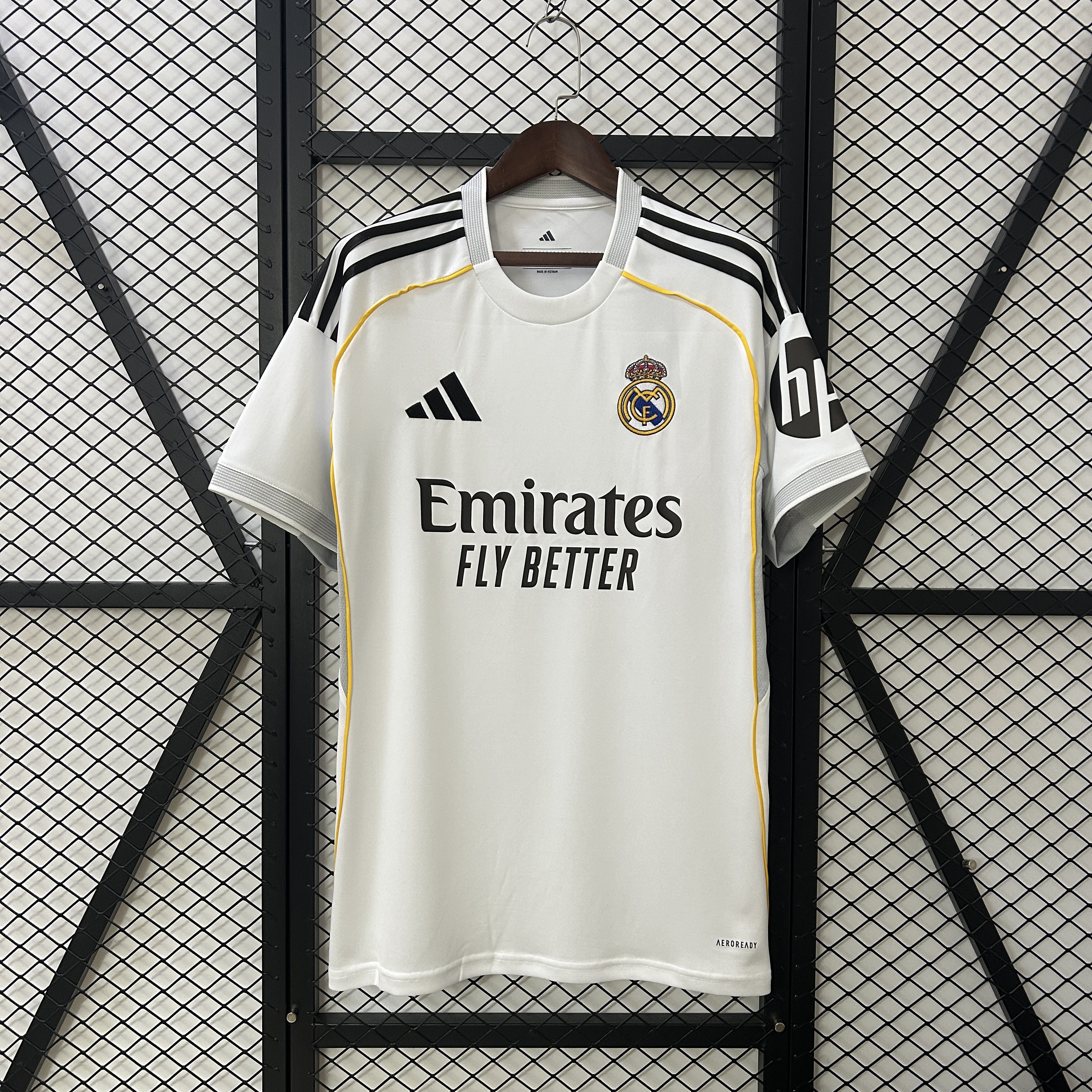 Real Madrid Home Man Jersey 25/26