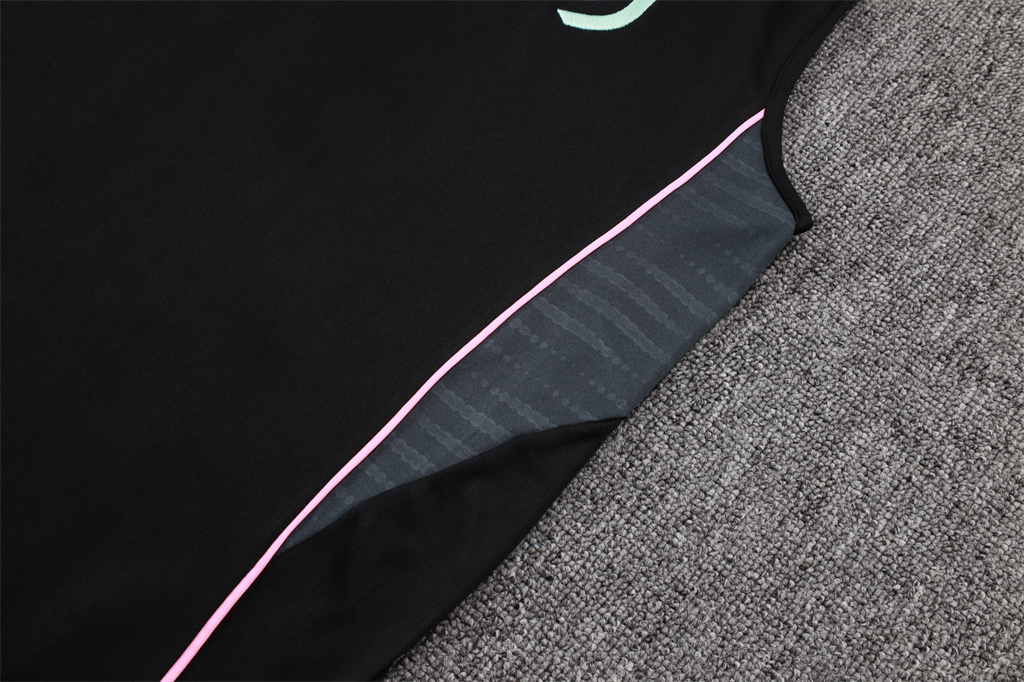 Juventus Training Jersey 25/26