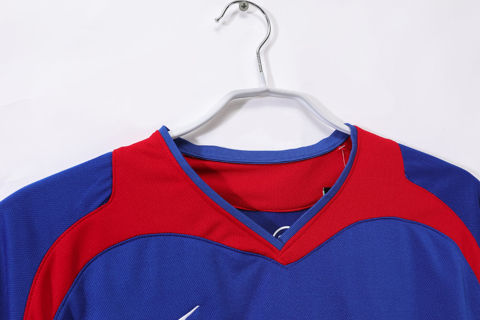 Manchester United Away Retro Jersey 04/06