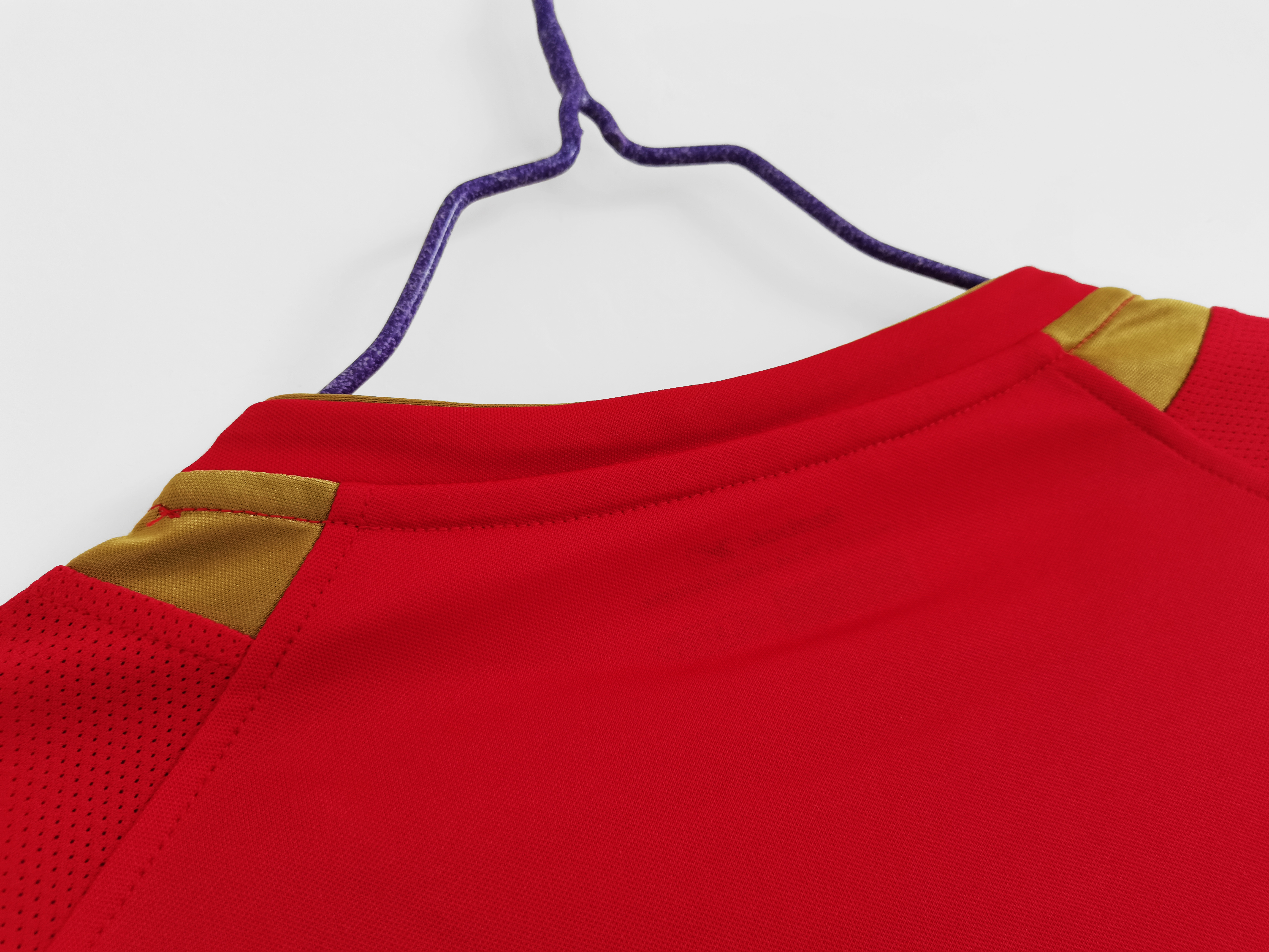 Liverpool Home Retro Jersey 05/06