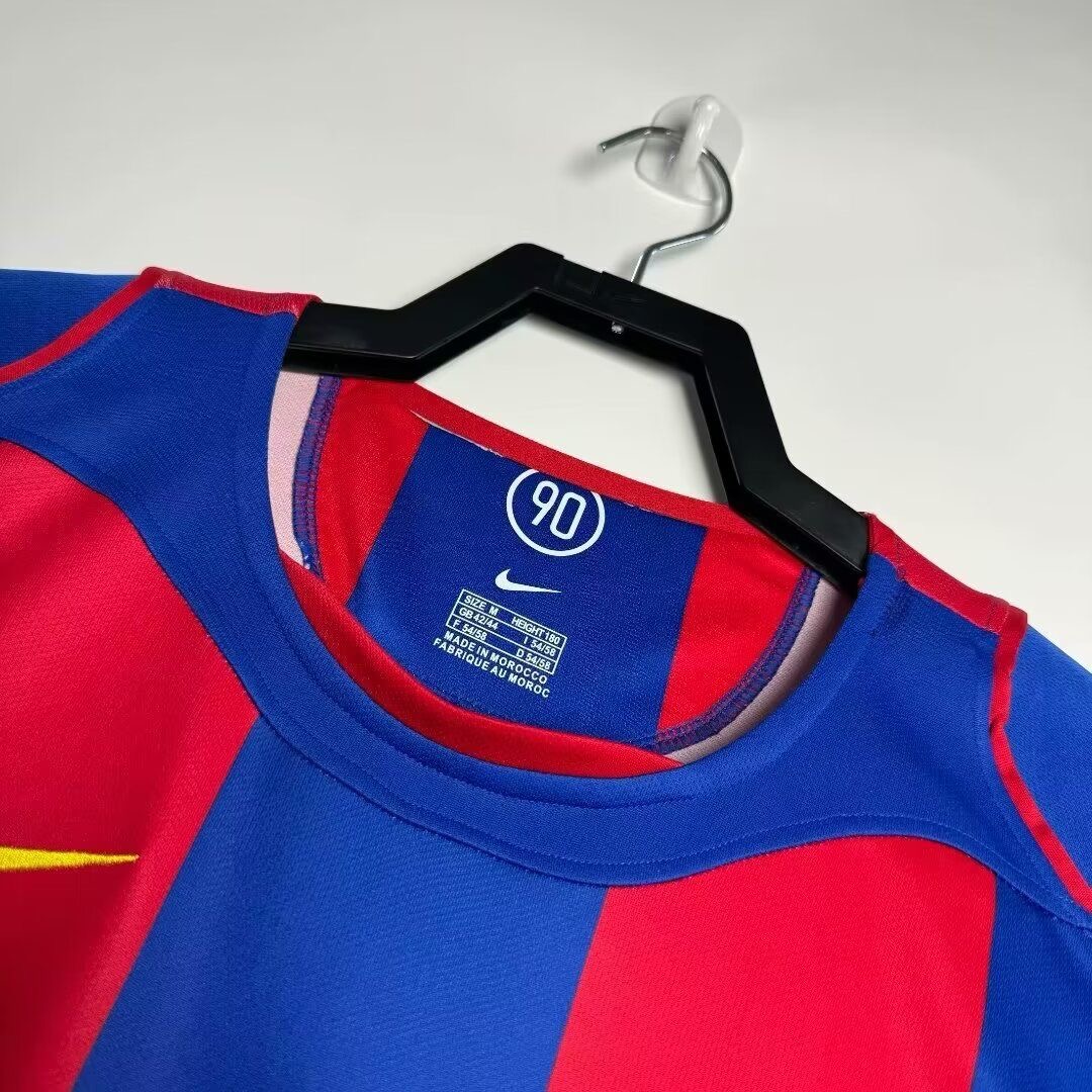 04-05 Barcelona Ronaldinho #10 UCL Final Retro Jersey Home