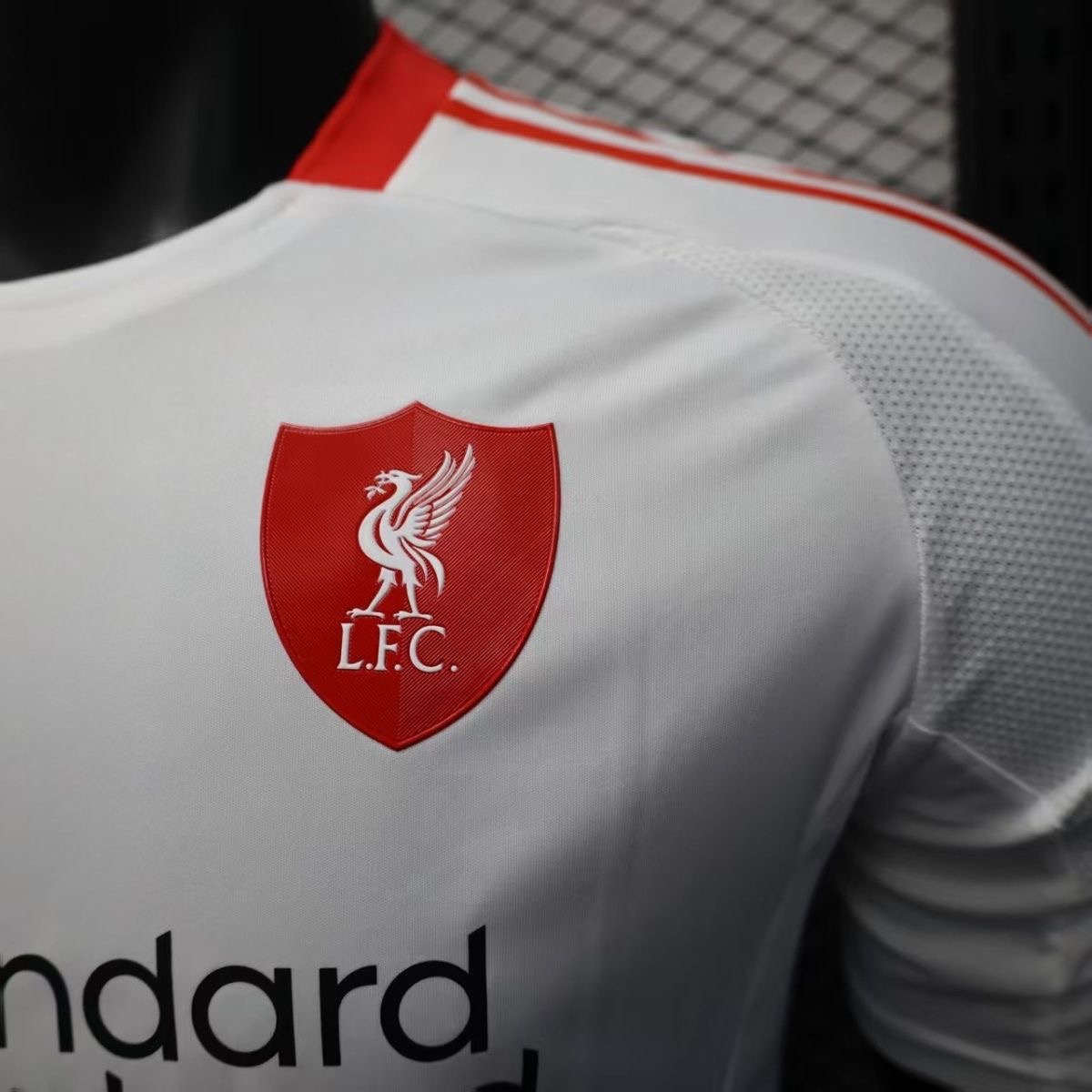 Liverpool's second away player edition football jersey for 2025-2026