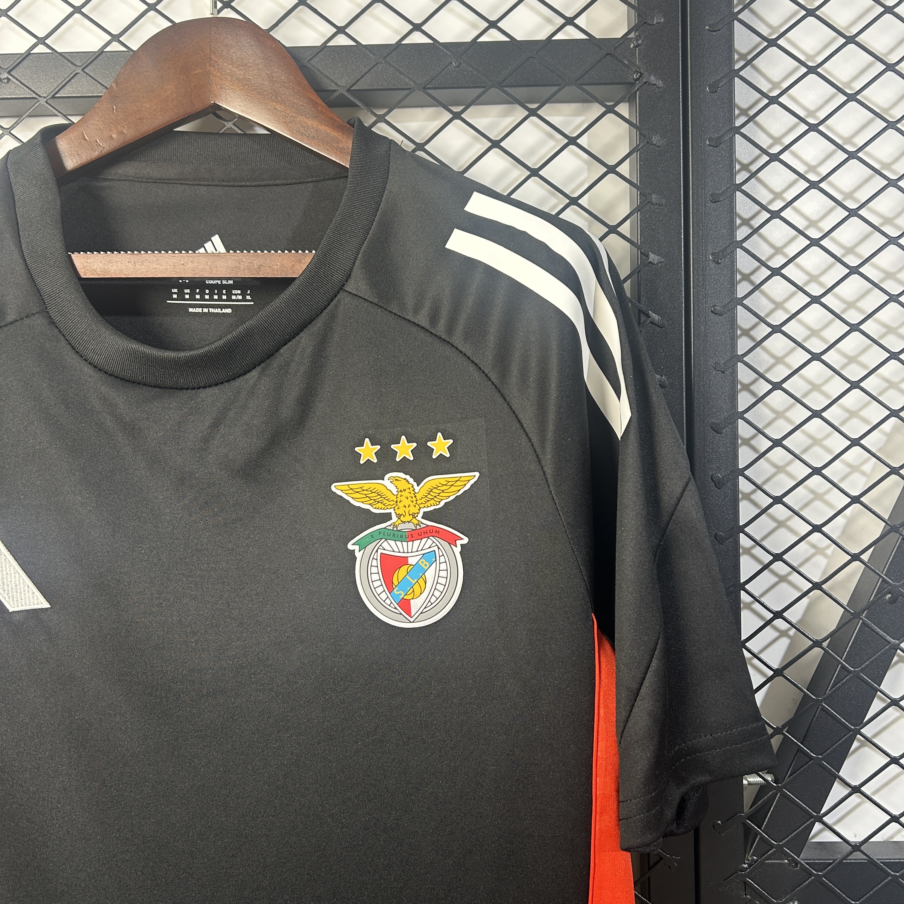 SL Benfica Training Man Jersey 25/26