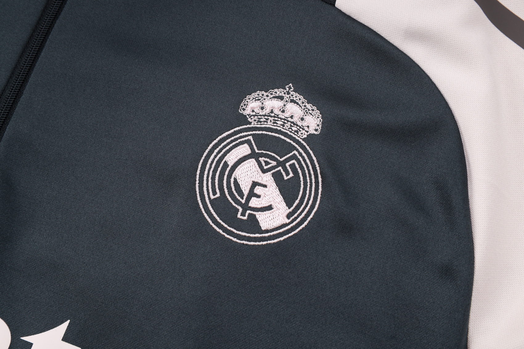 Real Madrid Kids Training Suit 24/25