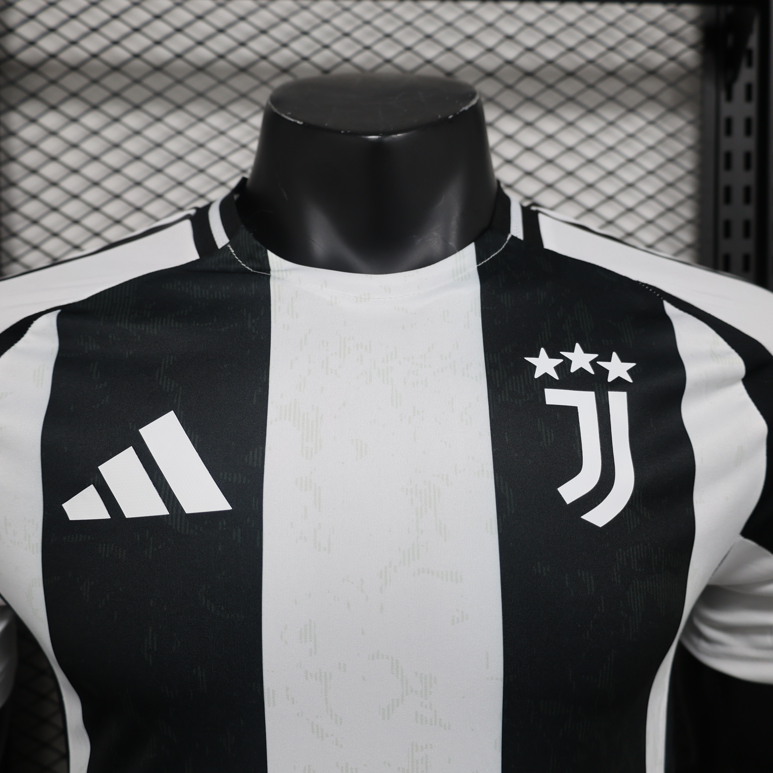 Juventus Home Player Jersey 24/25